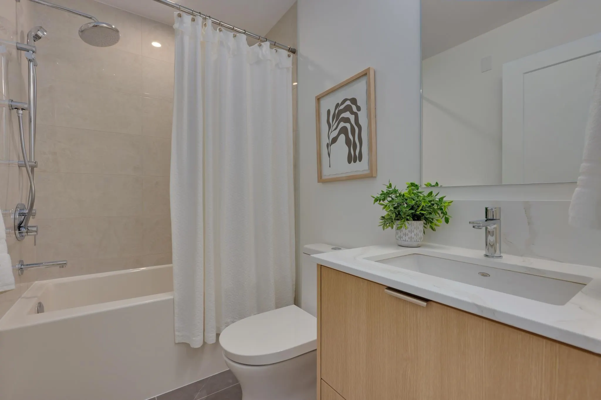 305 600 Rochester Avenue