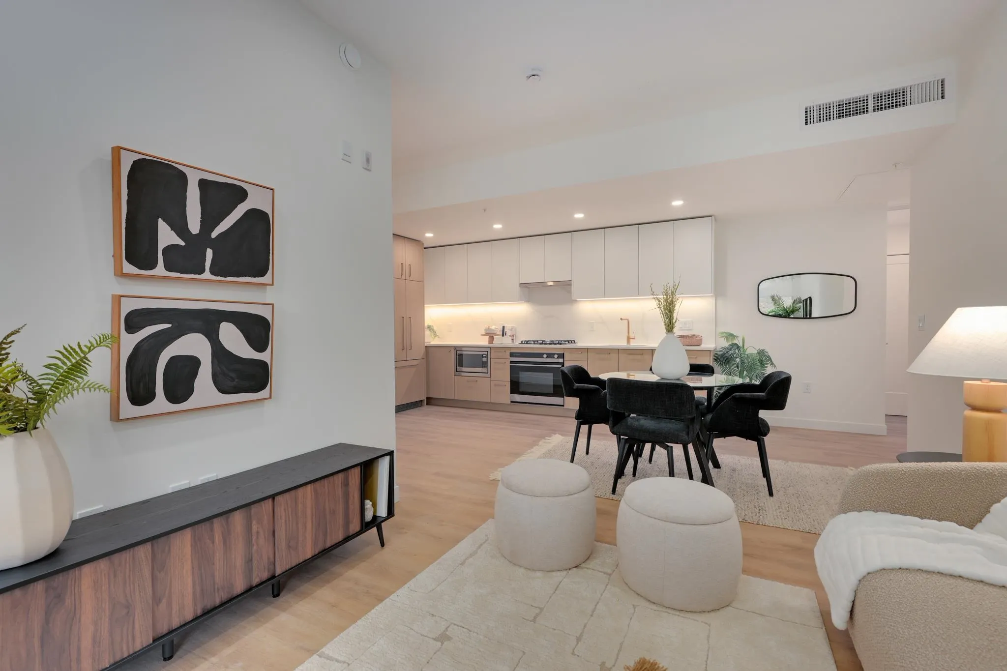 305 600 Rochester Avenue