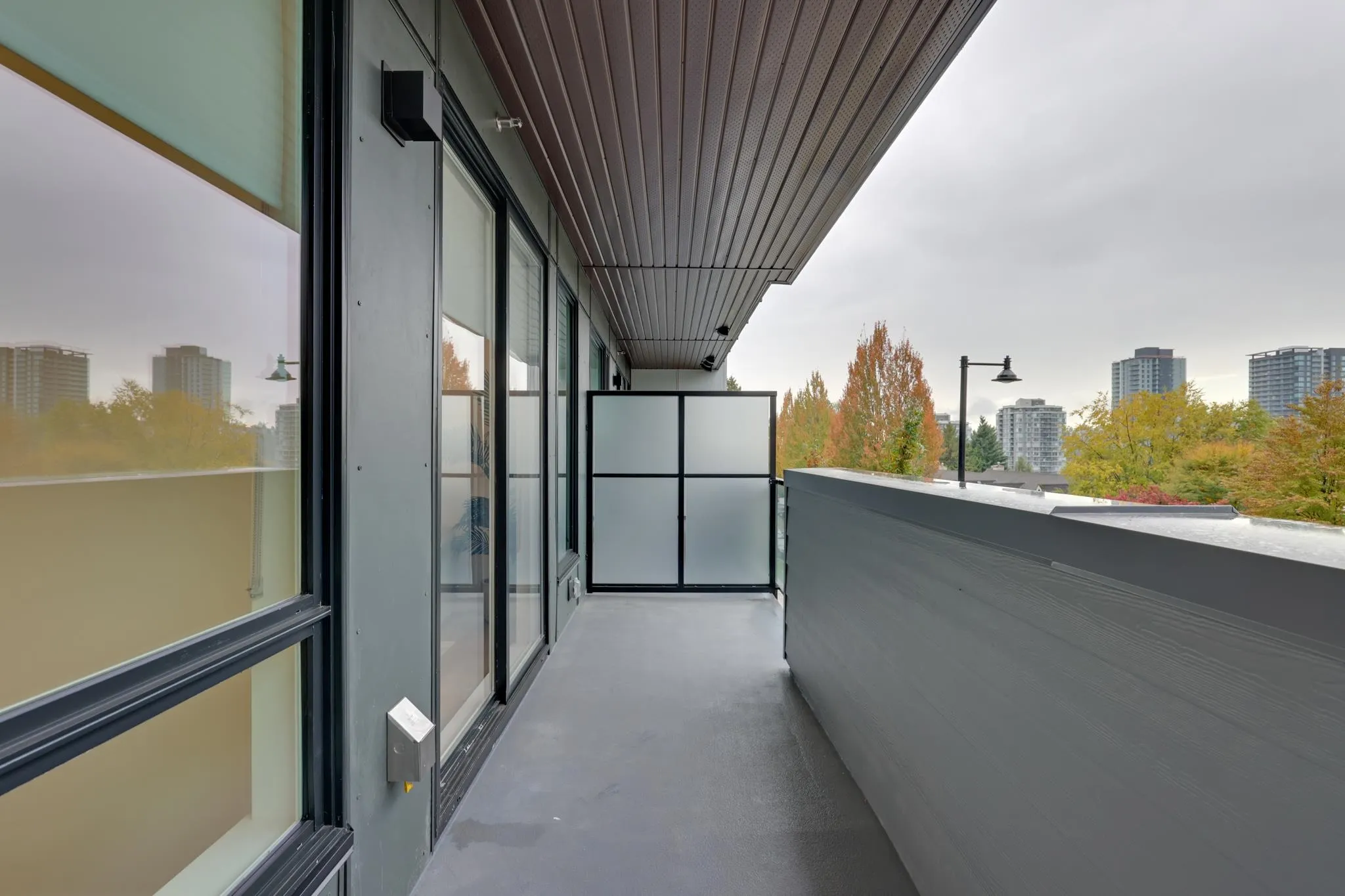 305 600 Rochester Avenue