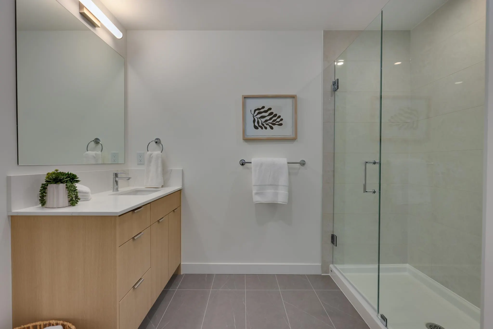 305 600 Rochester Avenue