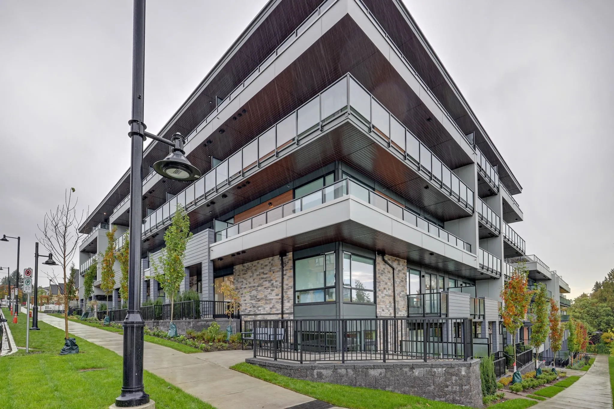 305 600 Rochester Avenue