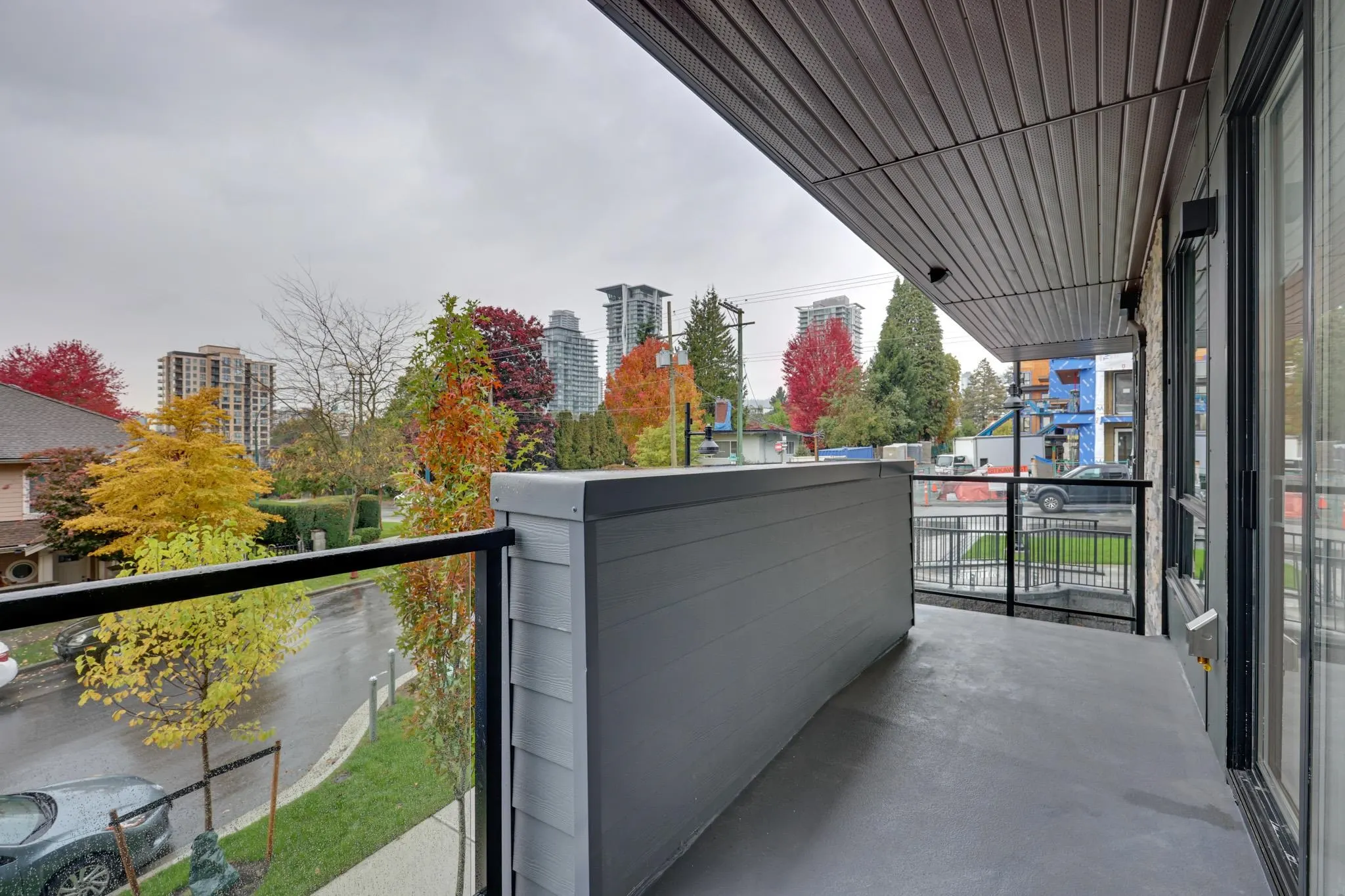 305 600 Rochester Avenue