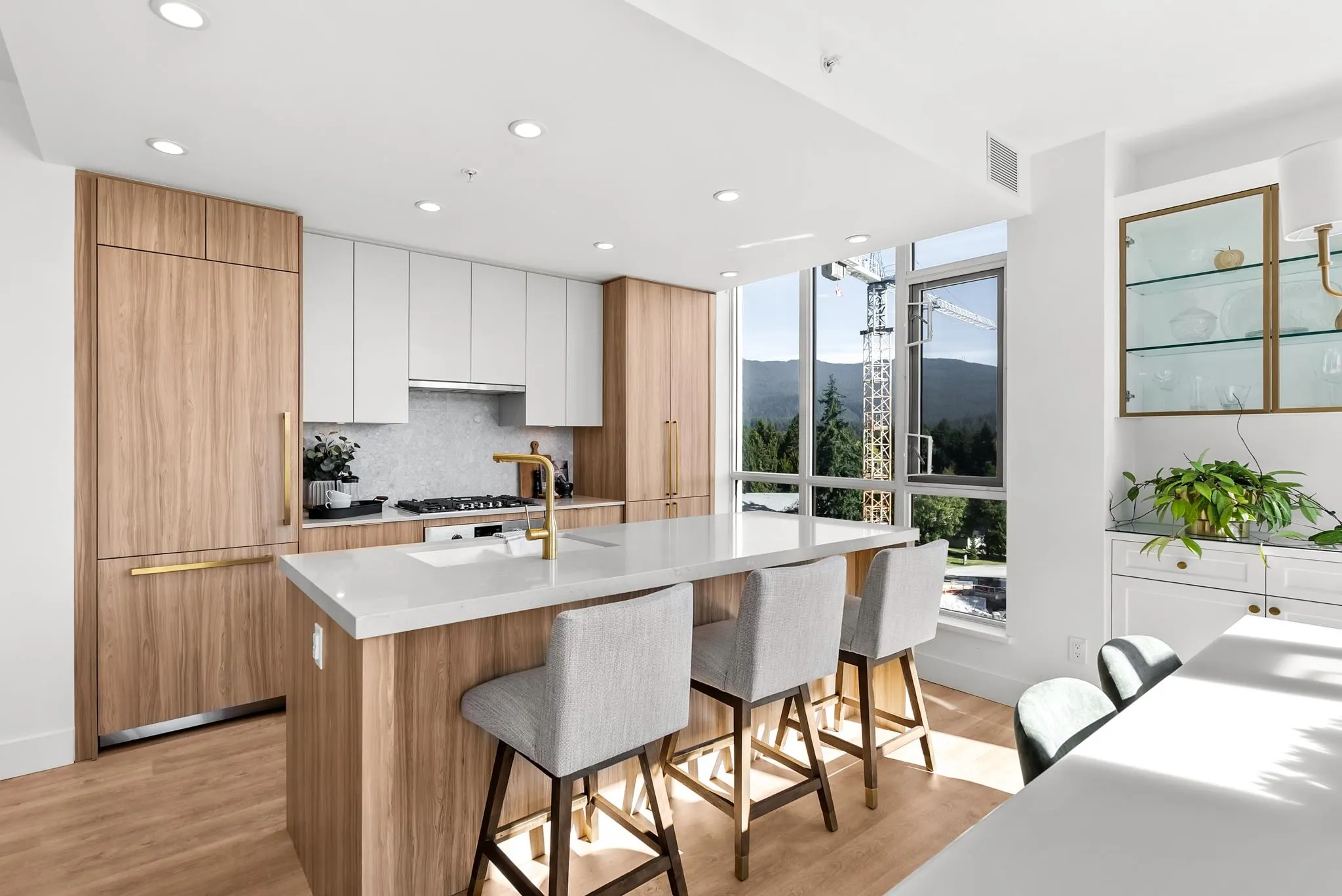 605 2325 Emery Court