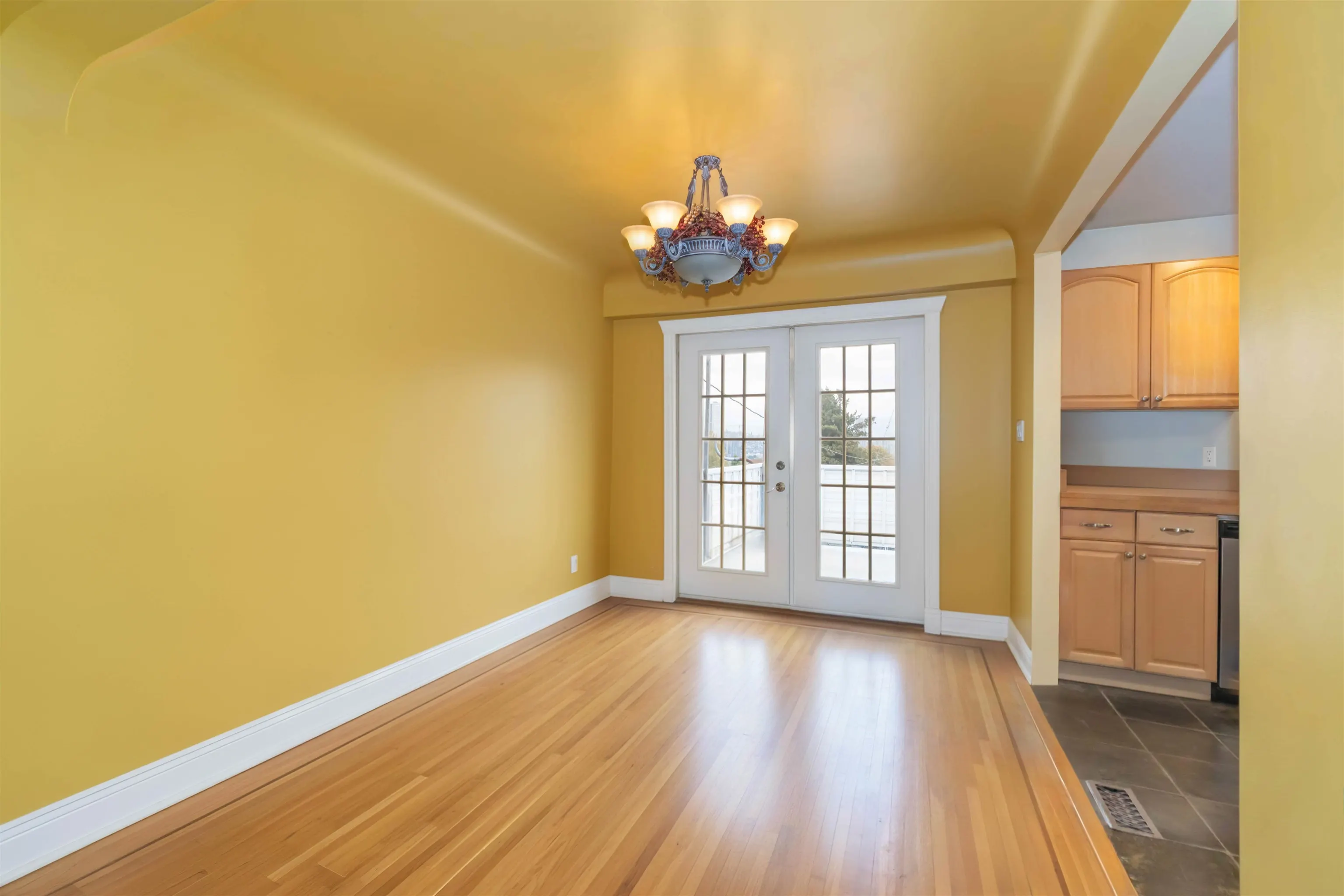 4037 Nithsdale Street