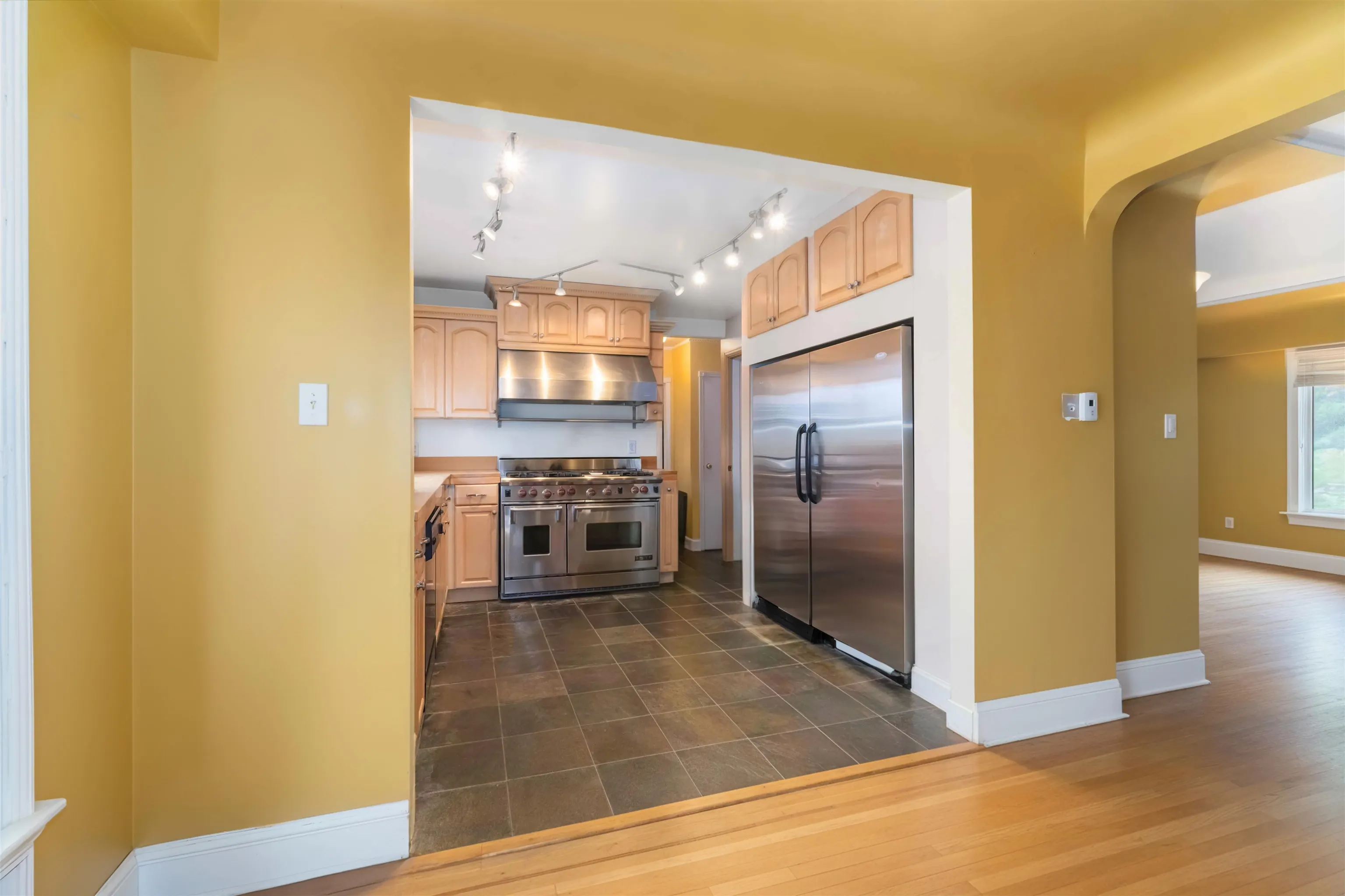 4037 Nithsdale Street