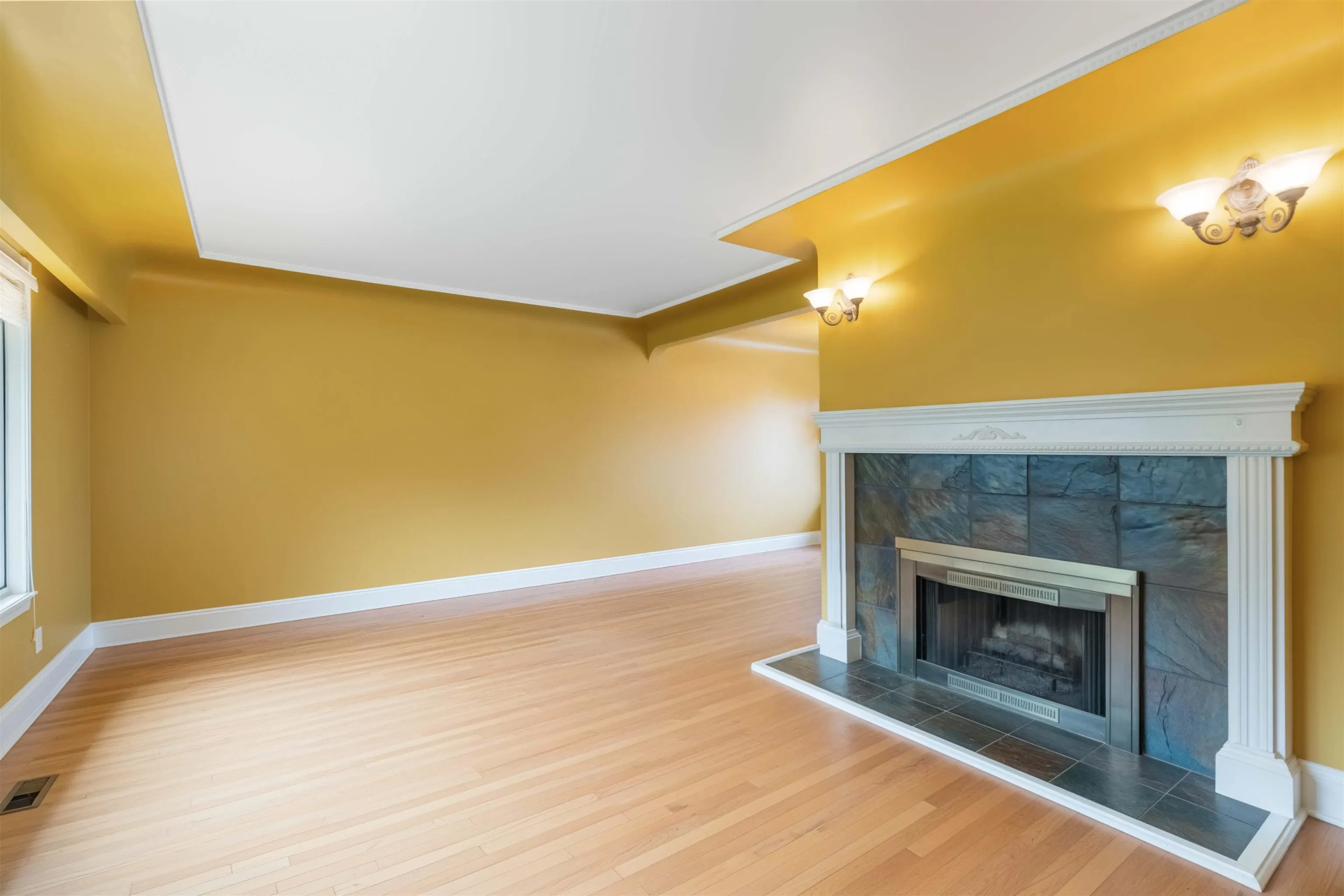 4037 Nithsdale Street