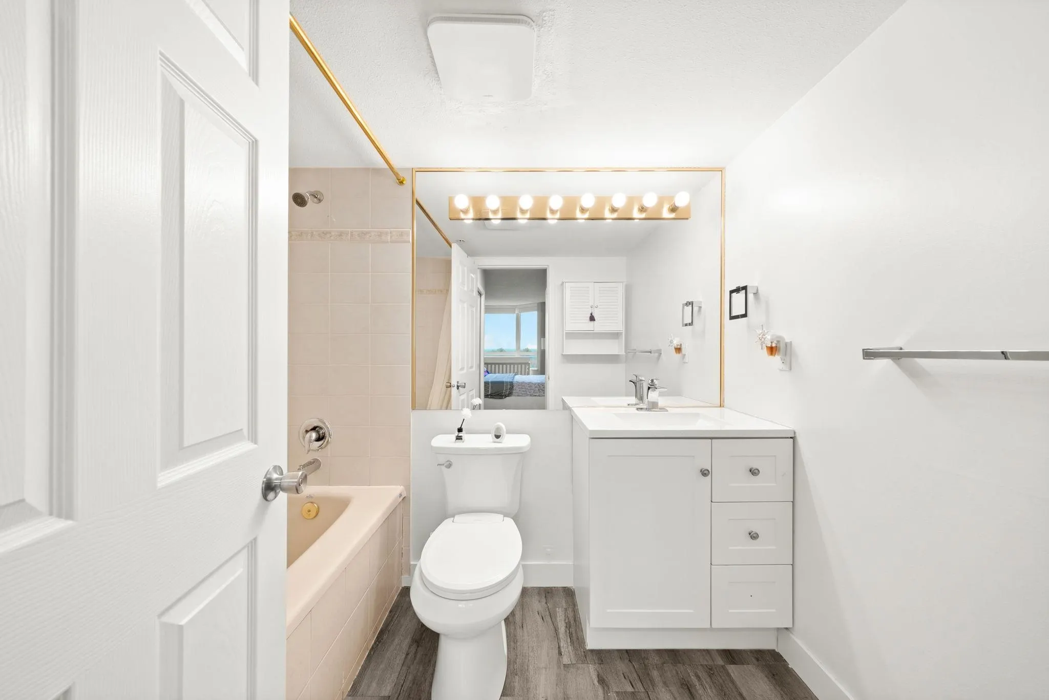 1002 1190 Pipeline Road