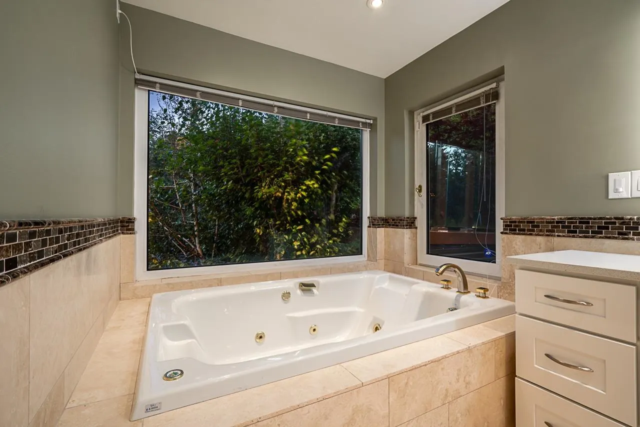 1562 Pinecrest Drive