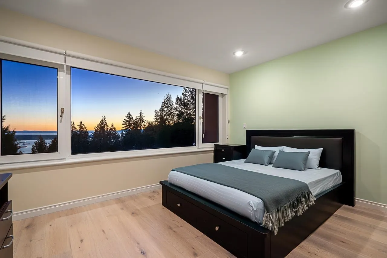 1562 Pinecrest Drive