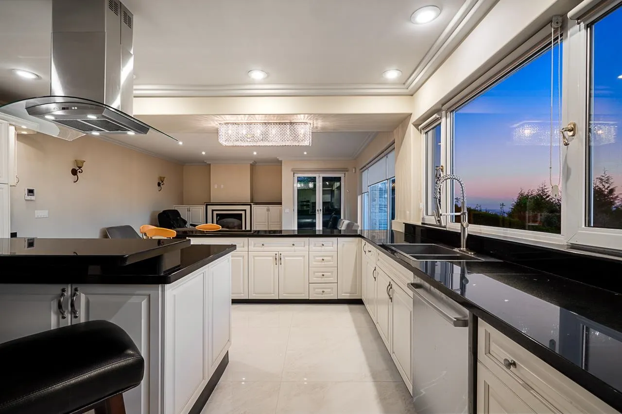 1562 Pinecrest Drive