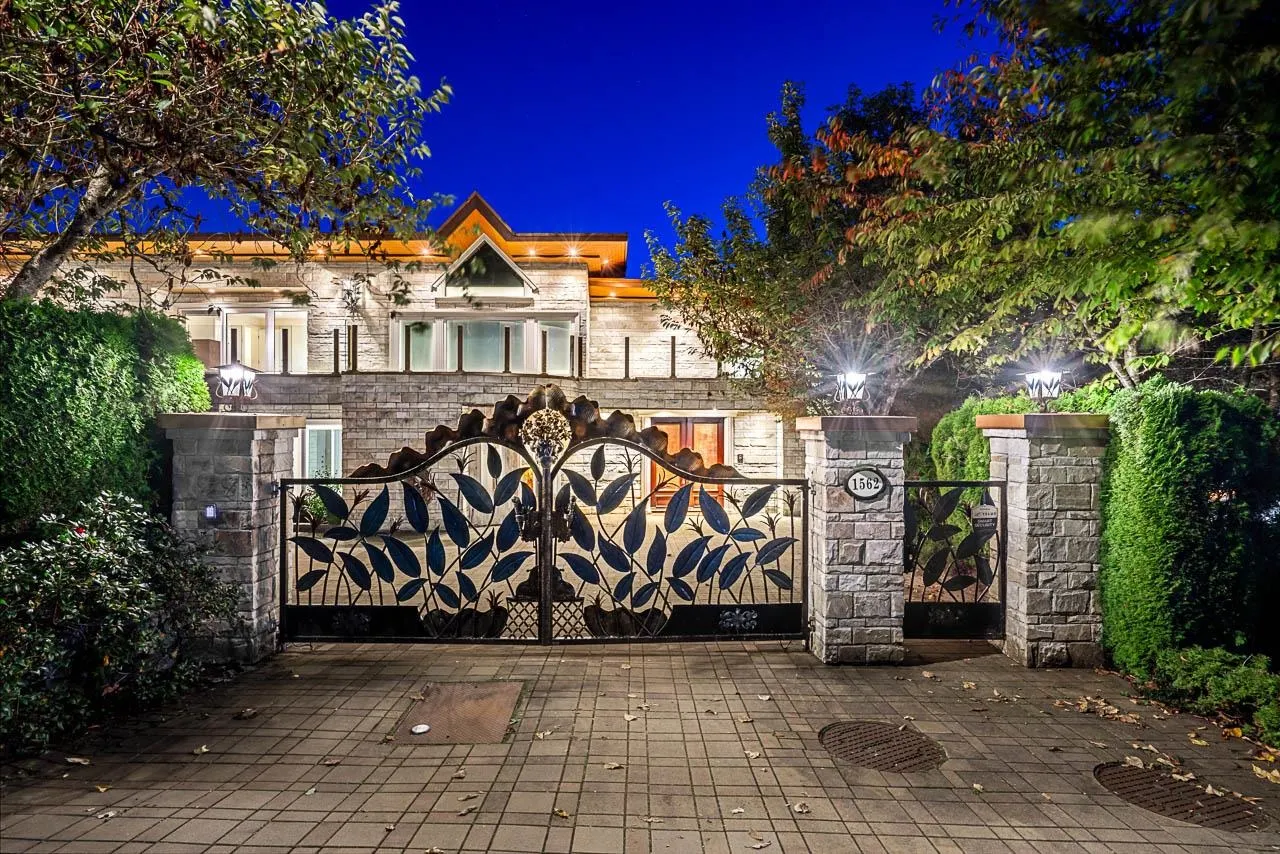 1562 Pinecrest Drive