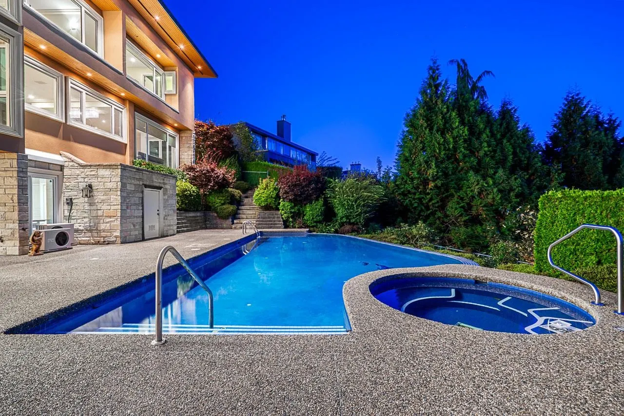 1562 Pinecrest Drive