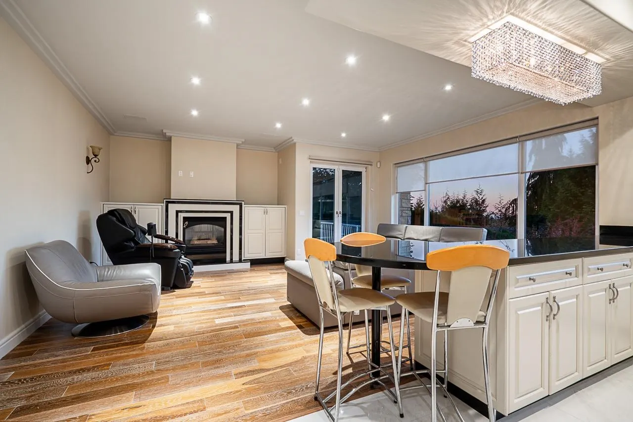 1562 Pinecrest Drive