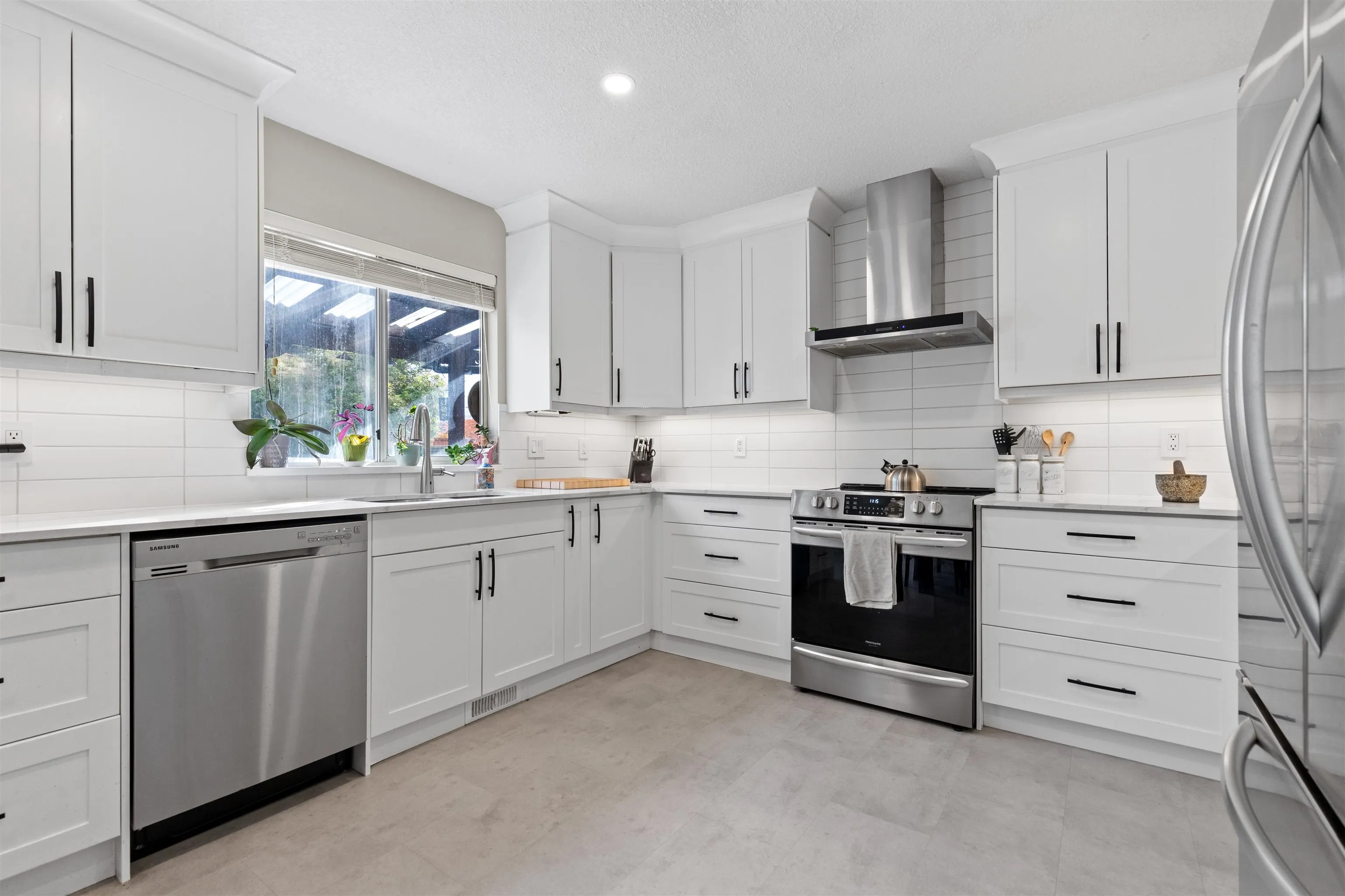 6196 Cottonwood Street