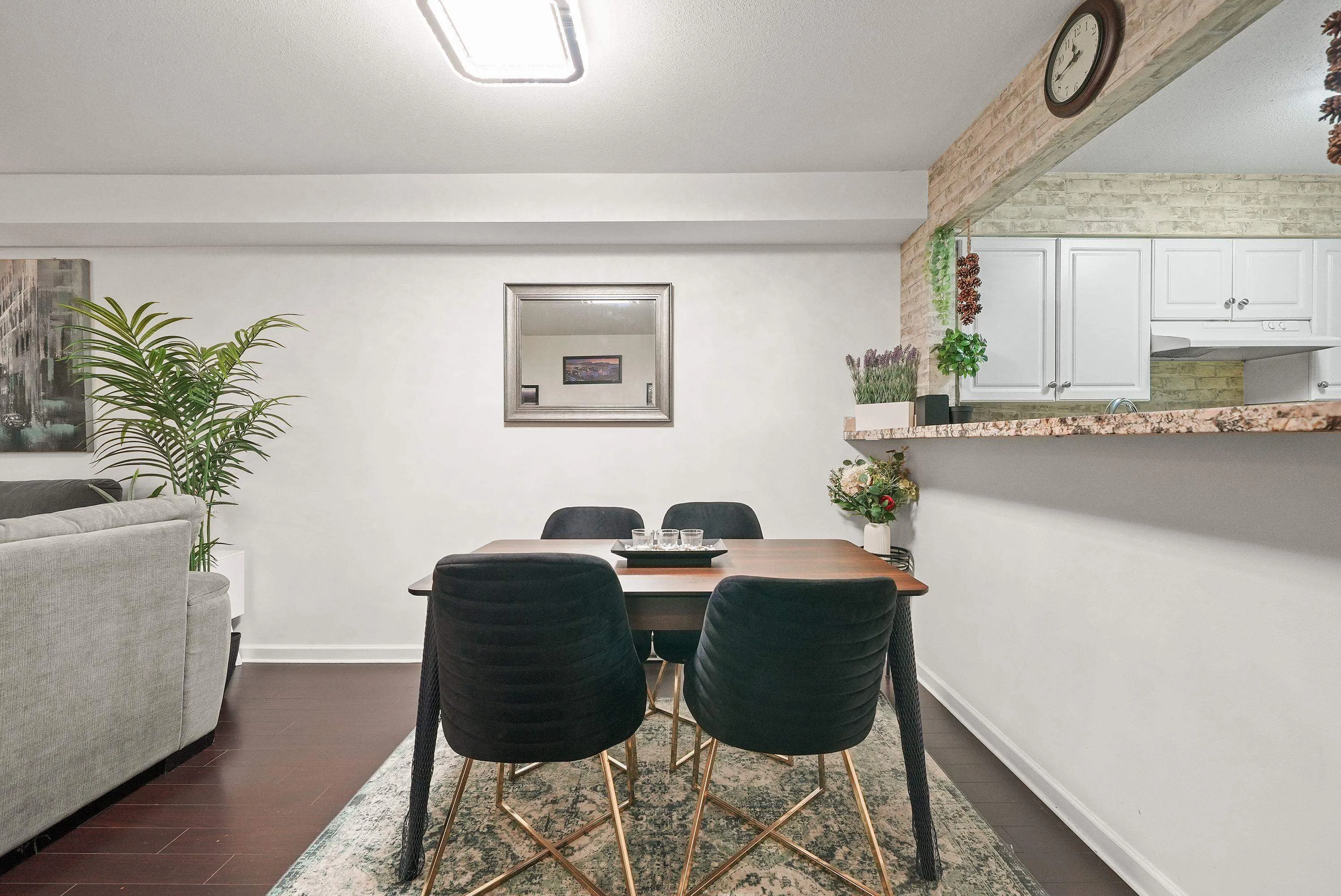 2 1383 Brunette Avenue