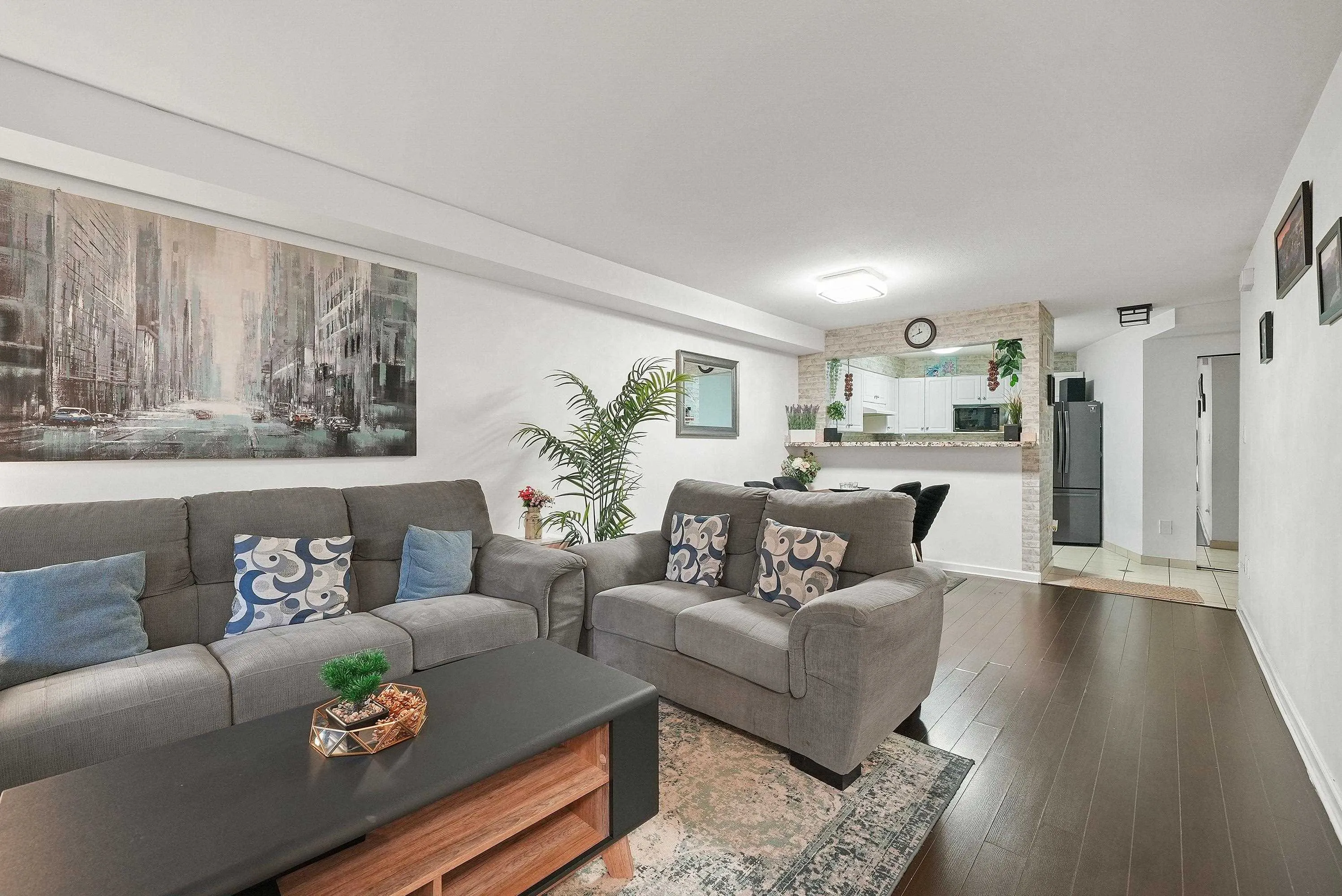 2 1383 Brunette Avenue