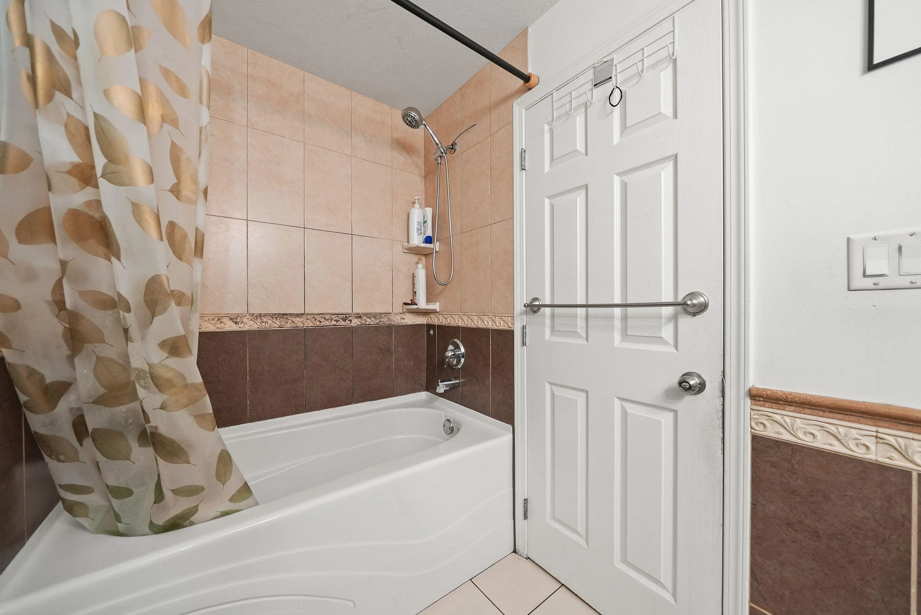 2 1383 Brunette Avenue