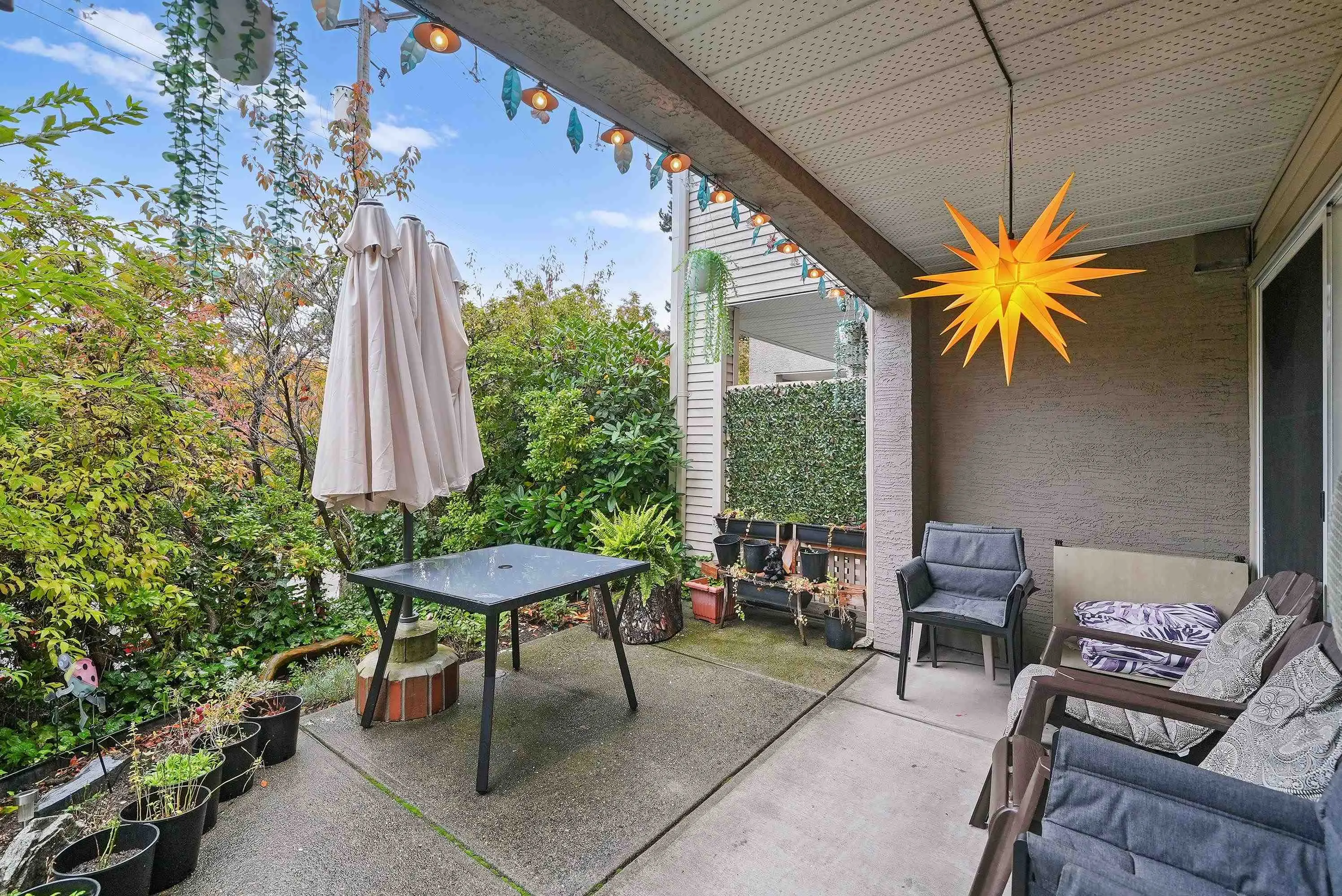 2 1383 Brunette Avenue