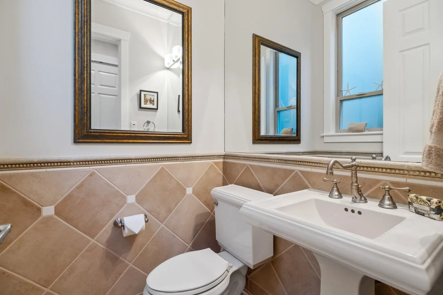 6677 Laburnum Street