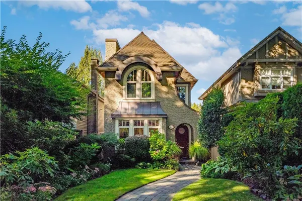 6677 Laburnum Street