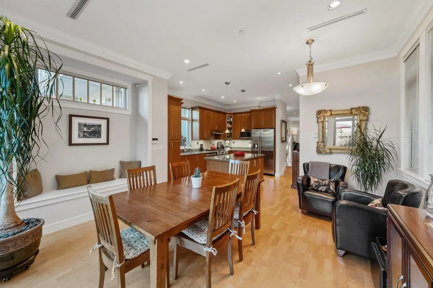 6677 Laburnum Street