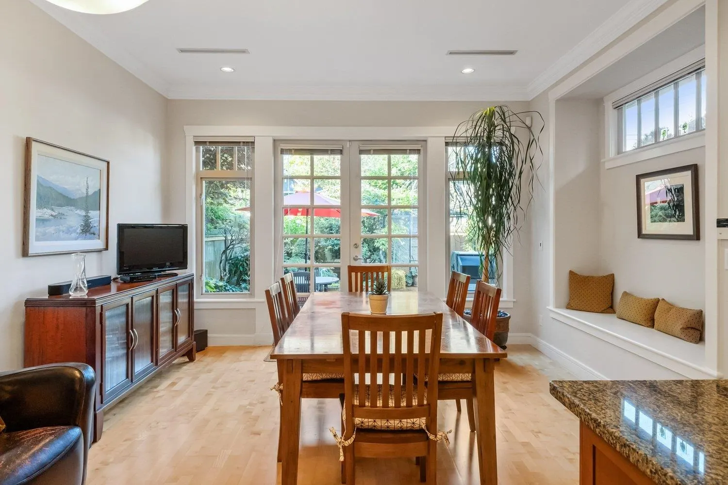 6677 Laburnum Street