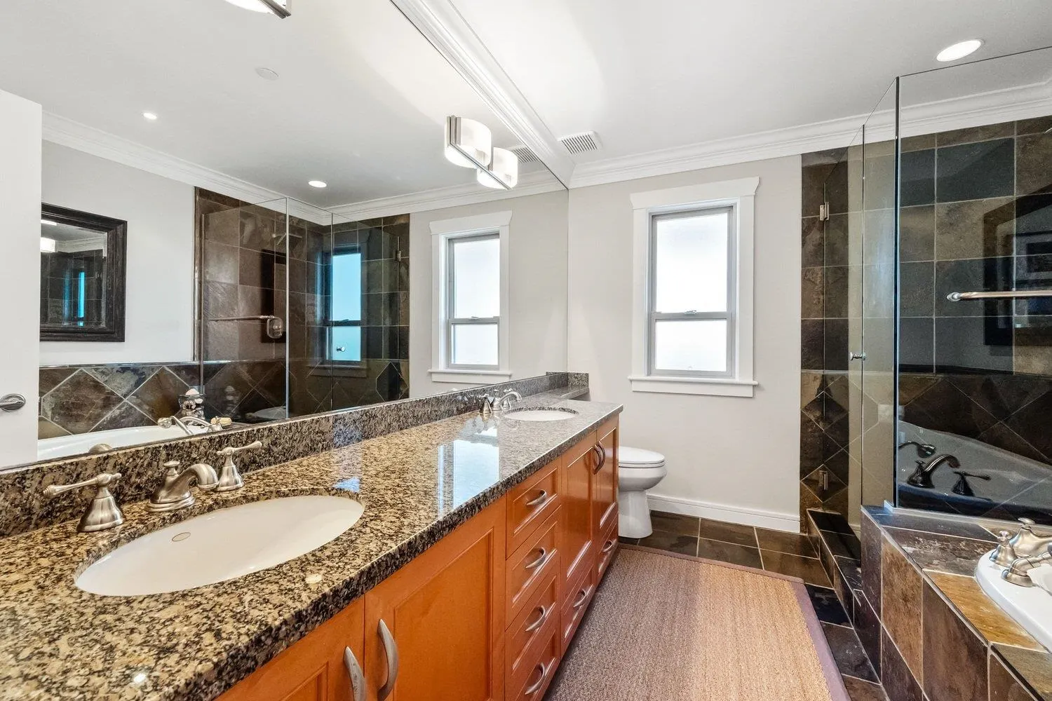 6677 Laburnum Street