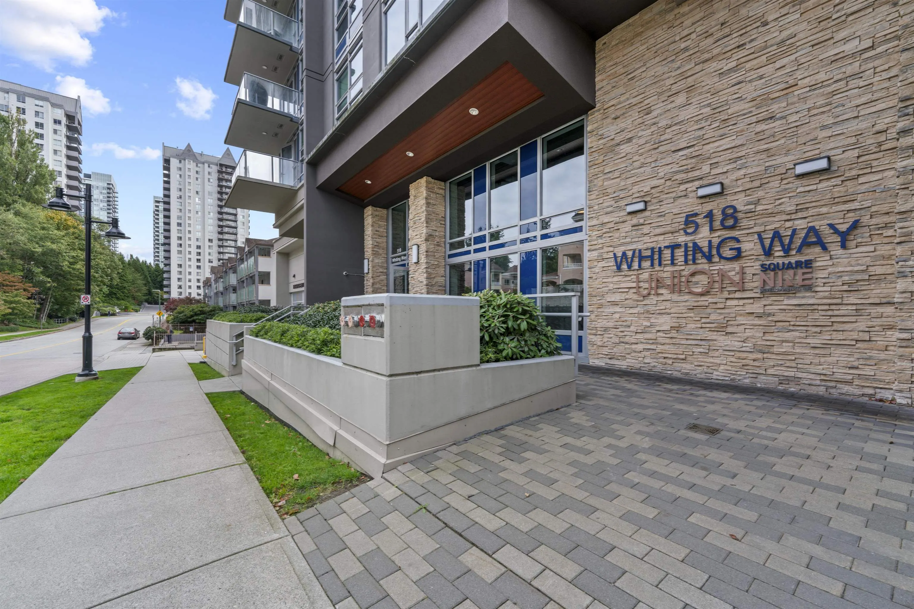 404 518 Whiting Way