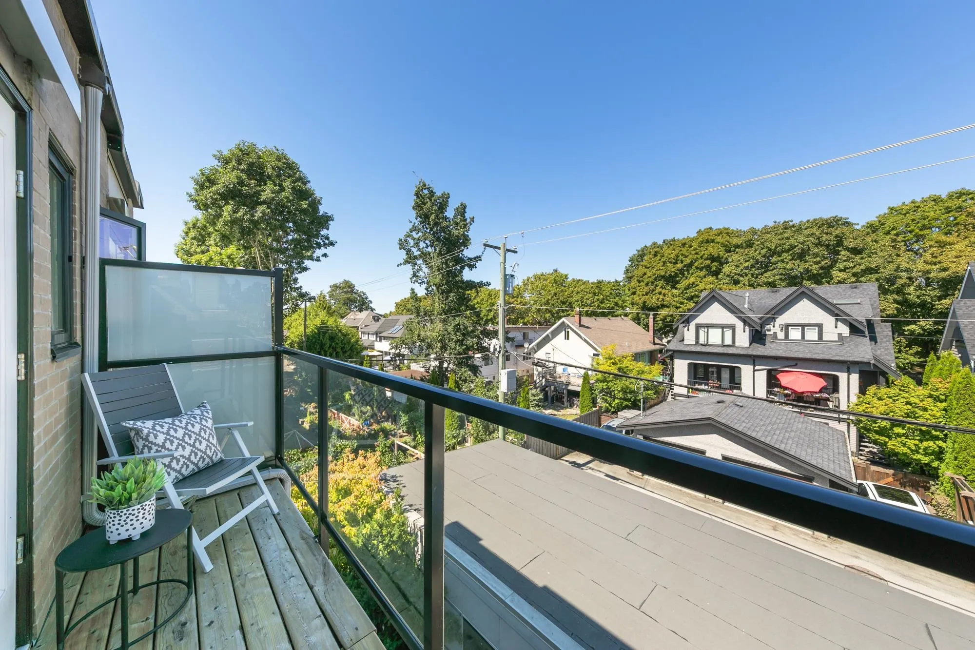 2431 W Broadway Street