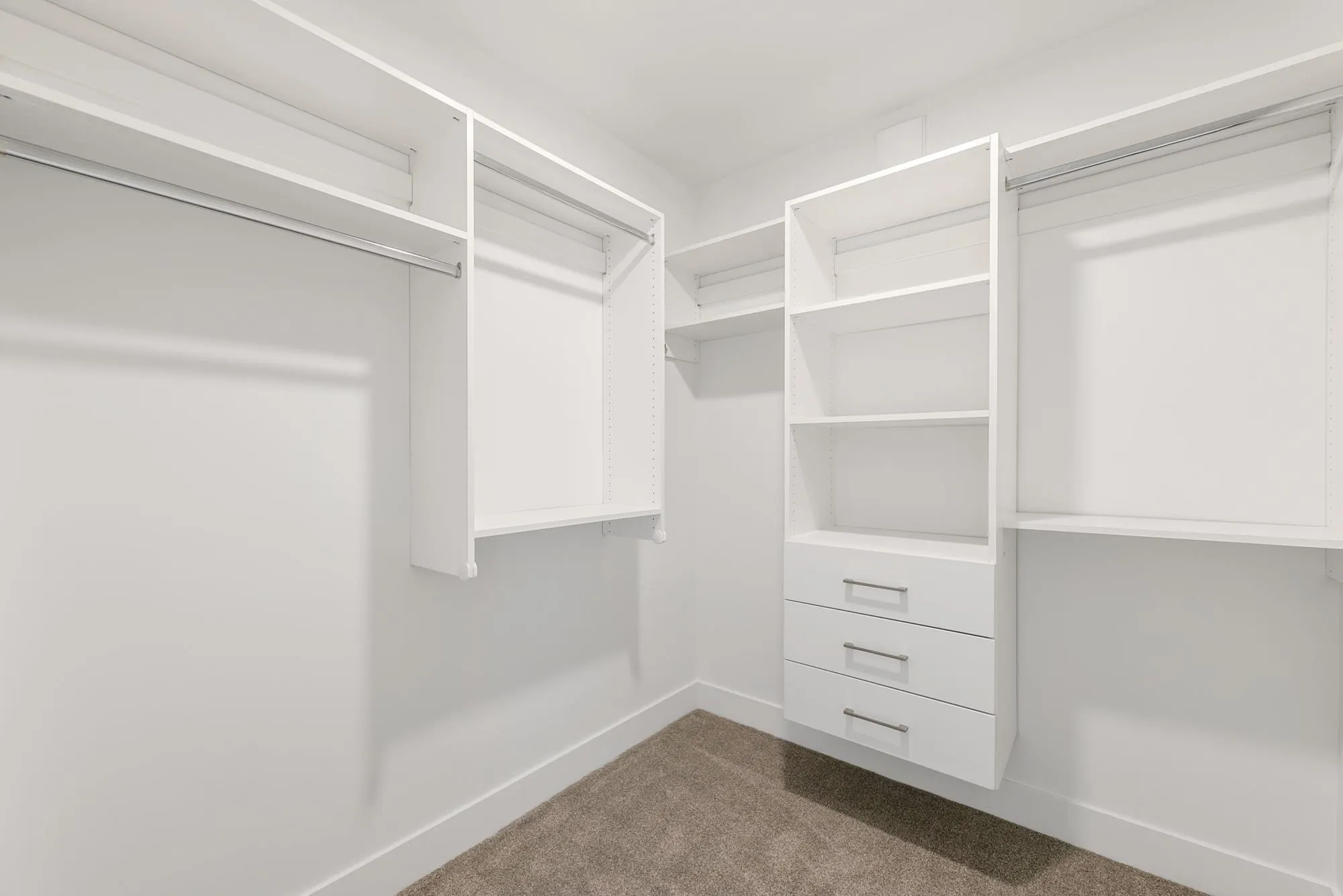 2431 W Broadway Street