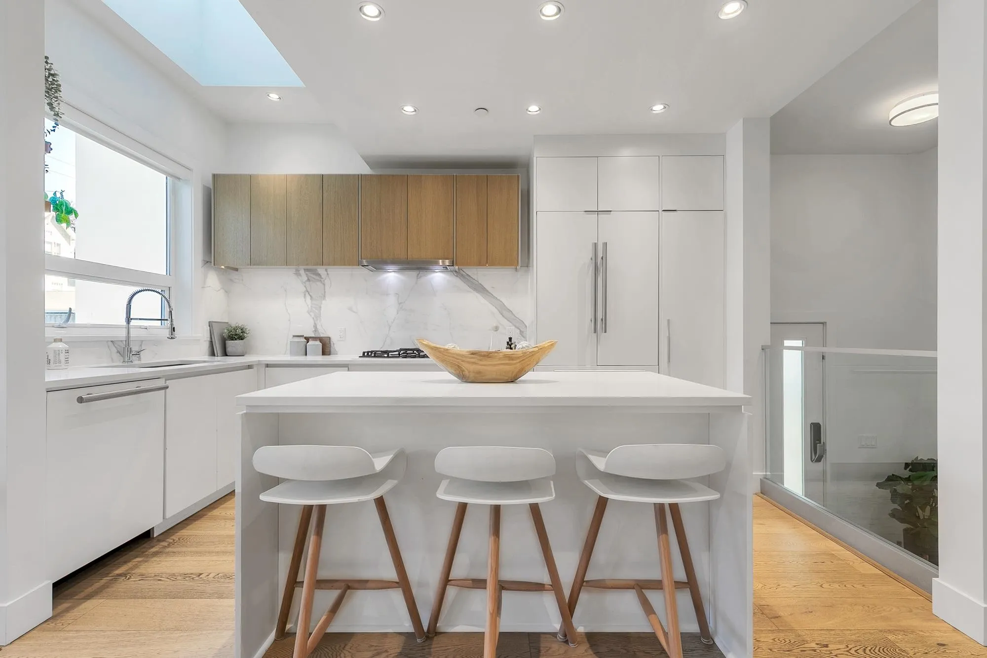 2431 W Broadway Street