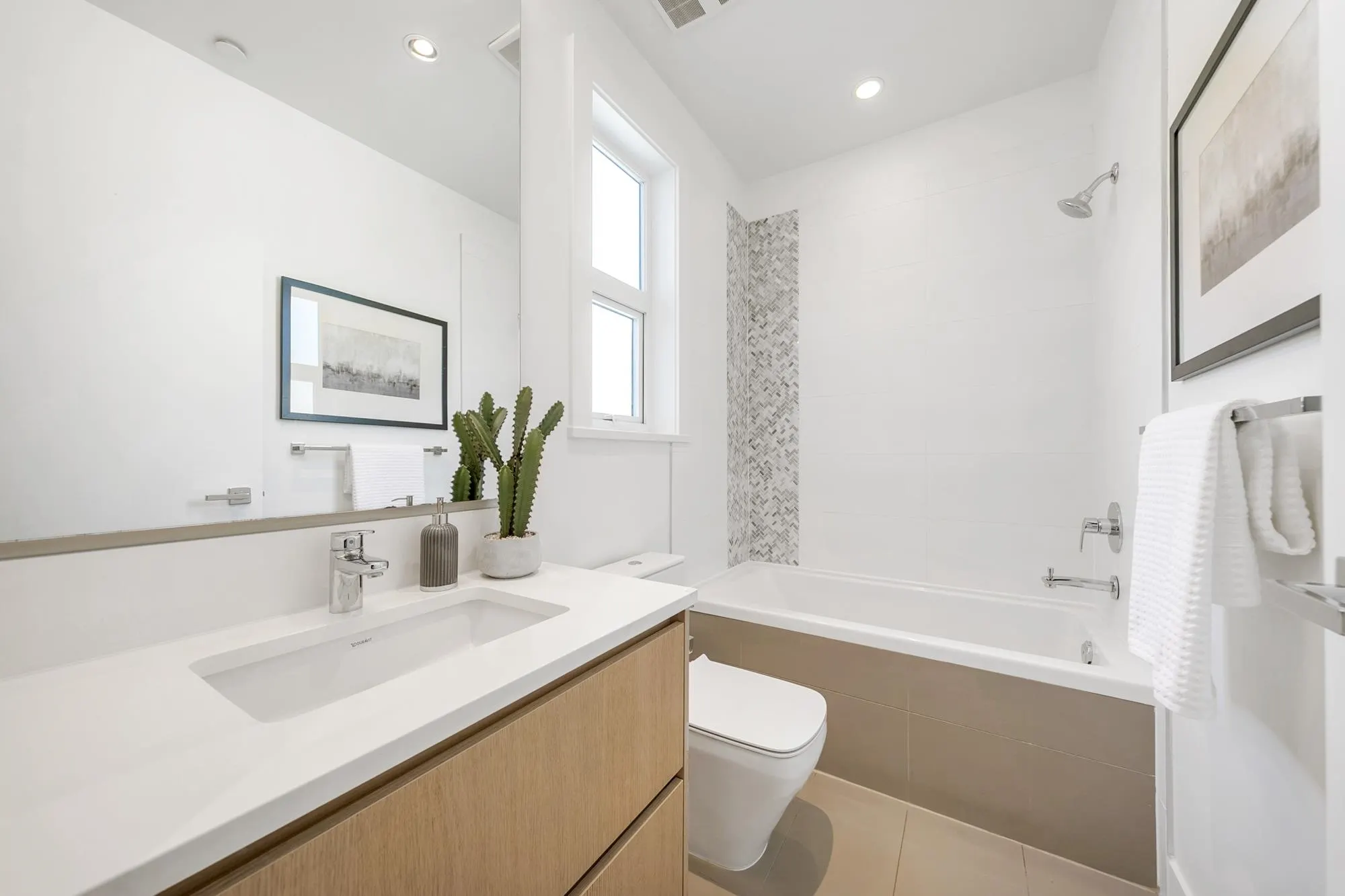 2431 W Broadway Street