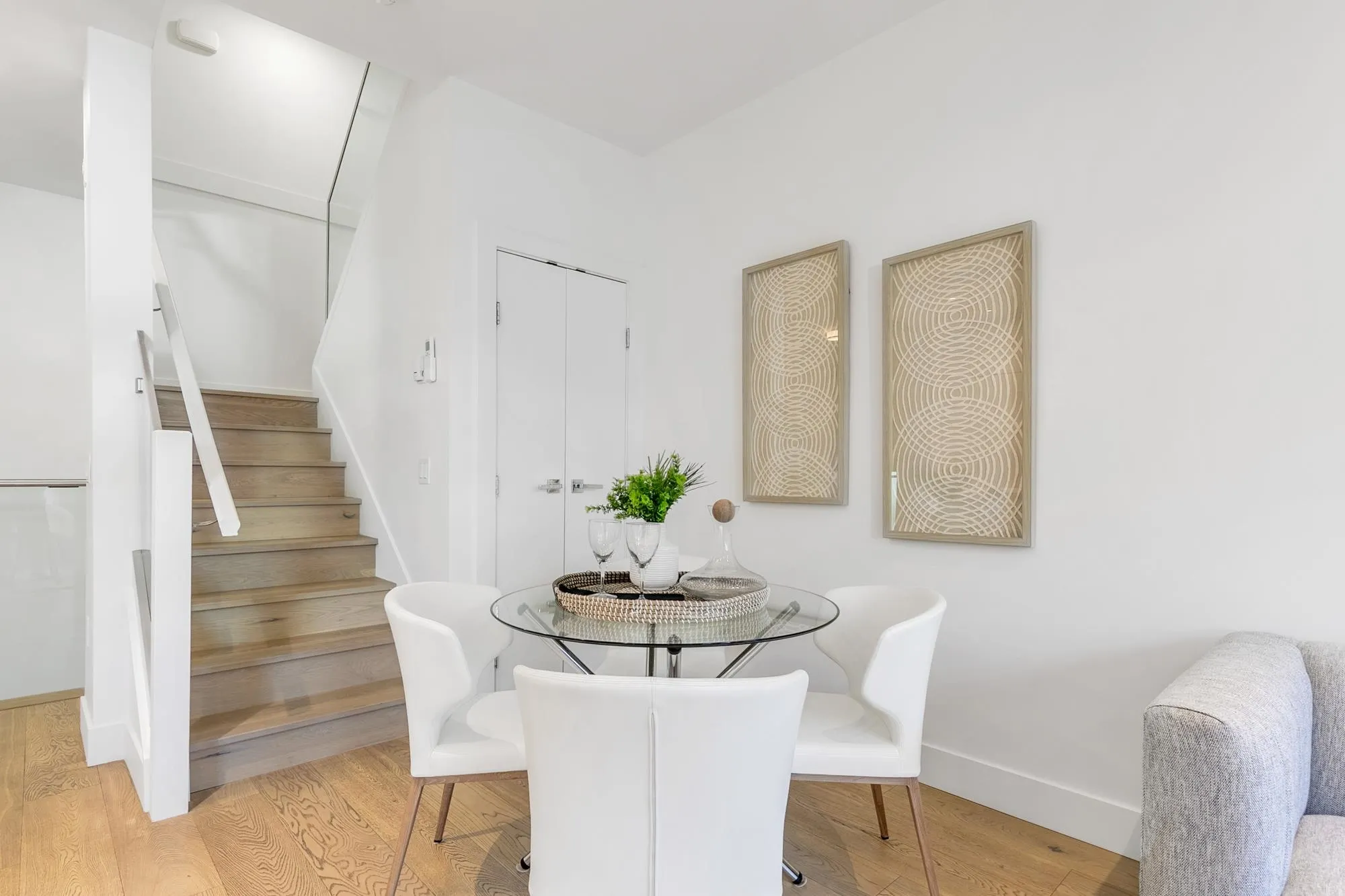 2431 W Broadway Street