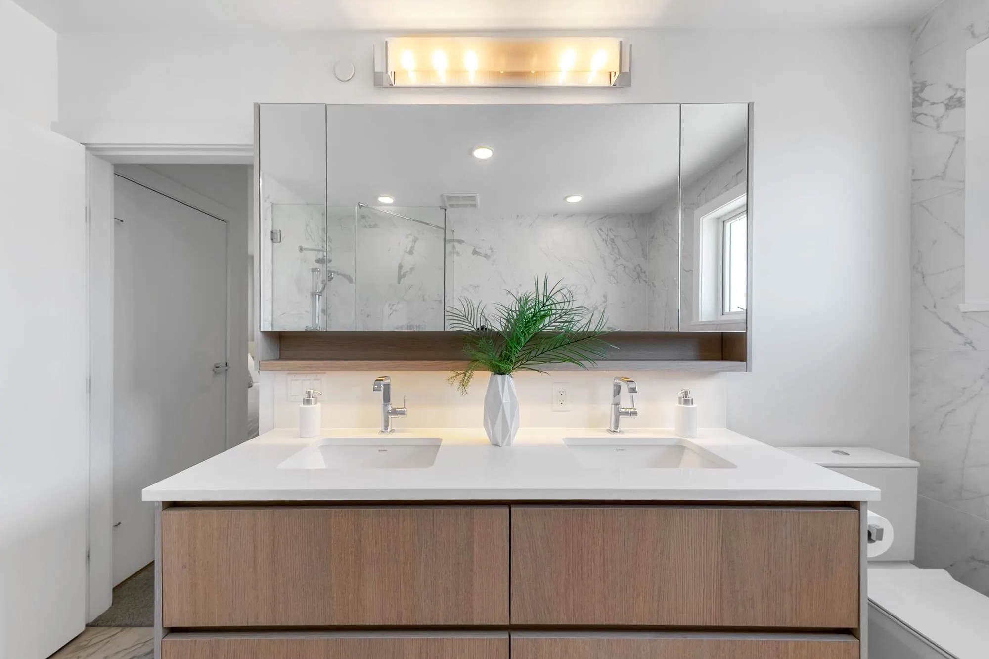 2431 W Broadway Street