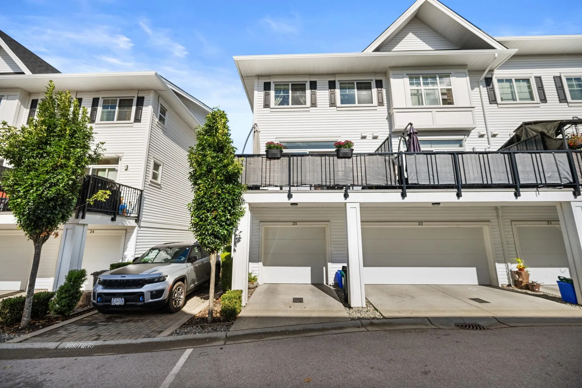 23 27735 Roundhouse Drive