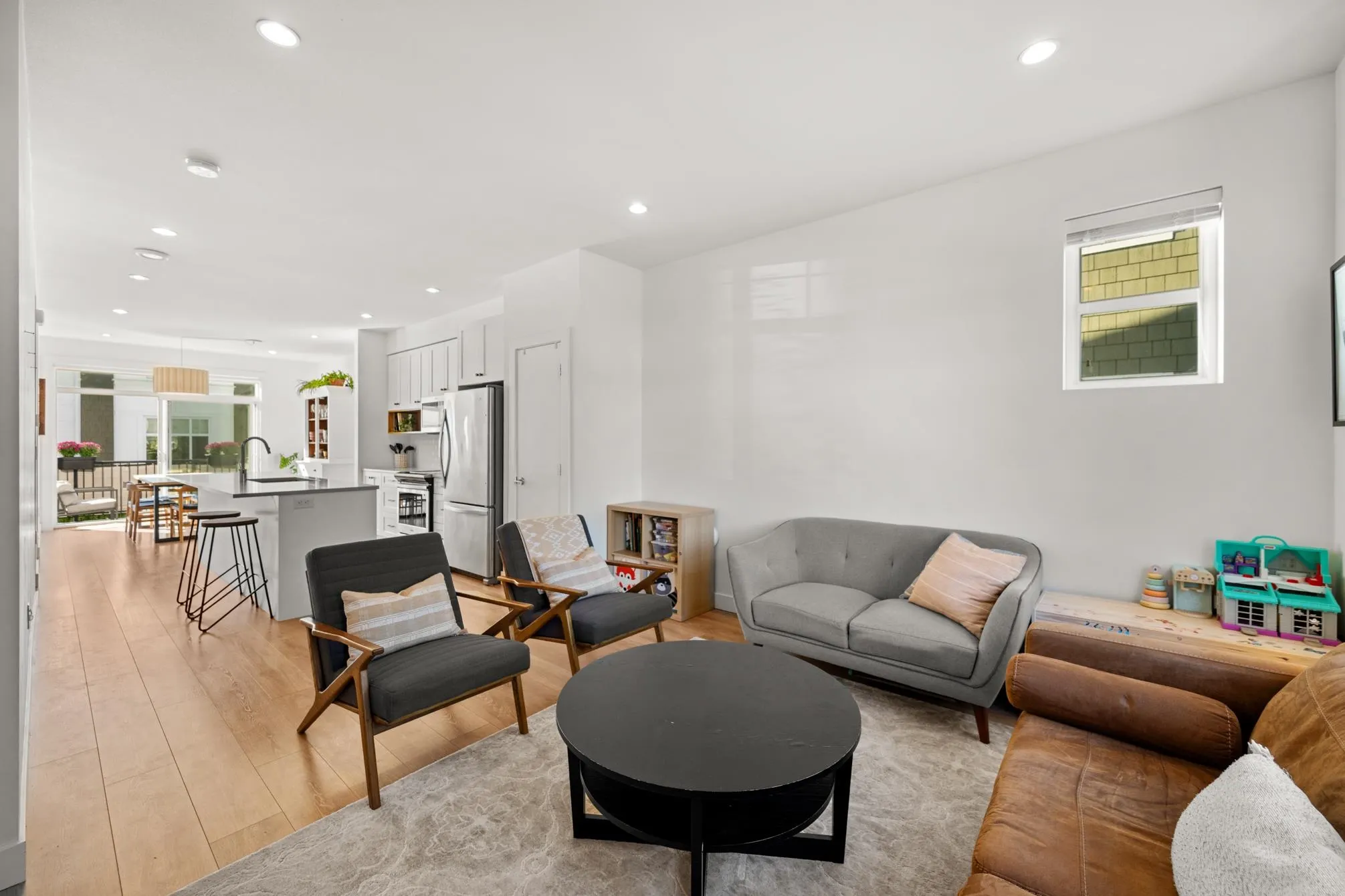 23 27735 Roundhouse Drive