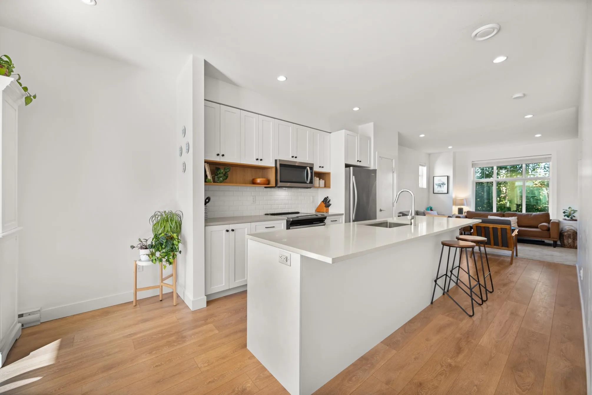 23 27735 Roundhouse Drive