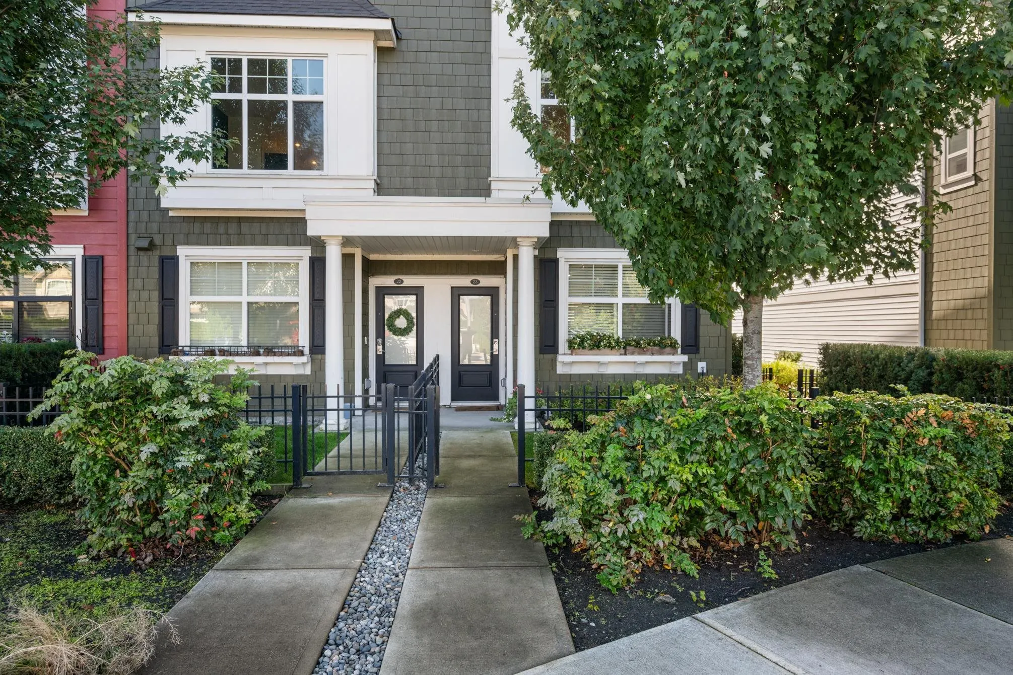 23 27735 Roundhouse Drive