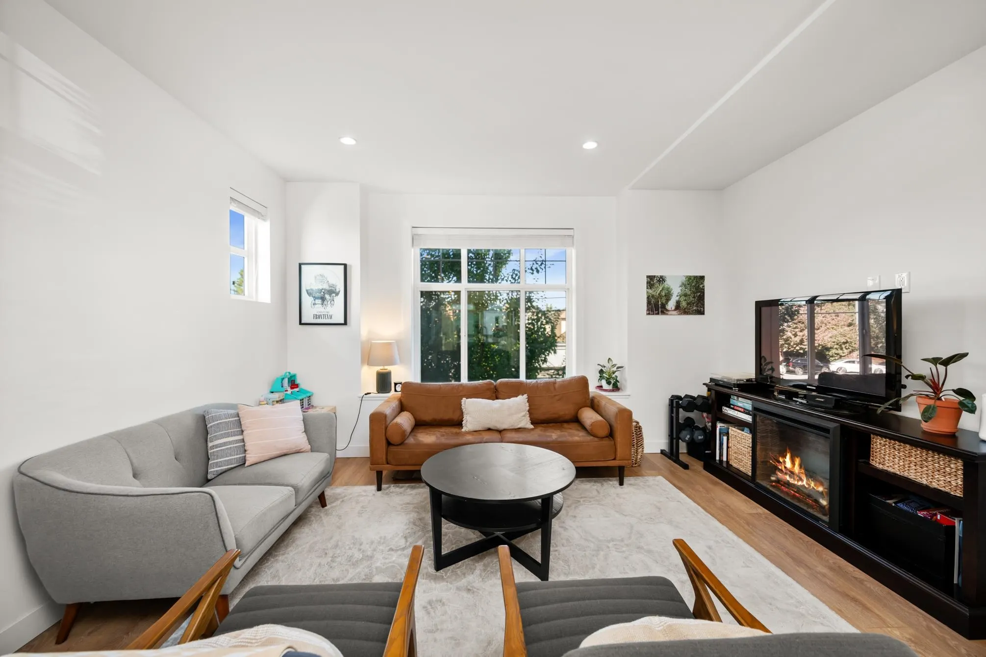 23 27735 Roundhouse Drive