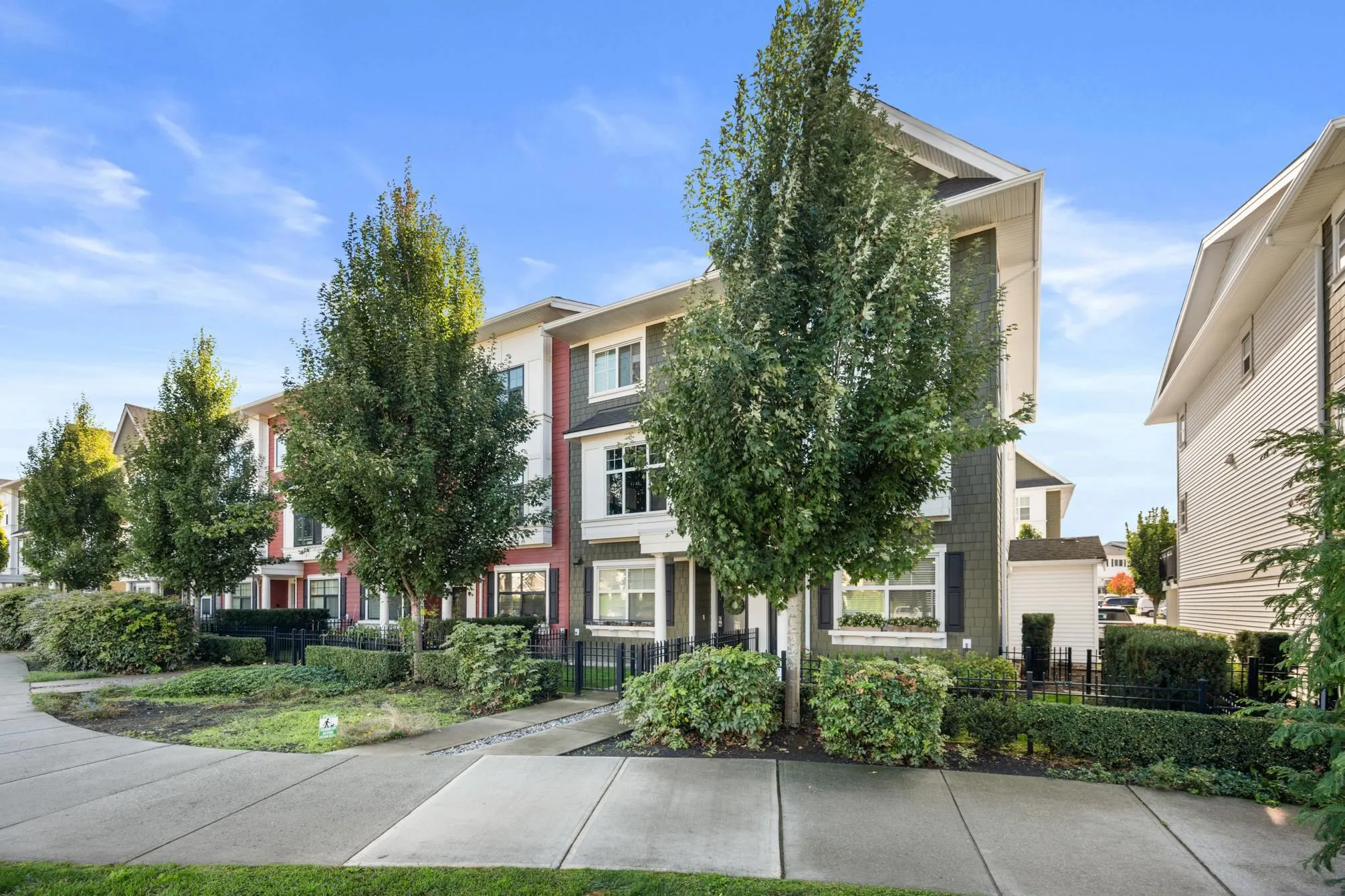 23 27735 Roundhouse Drive