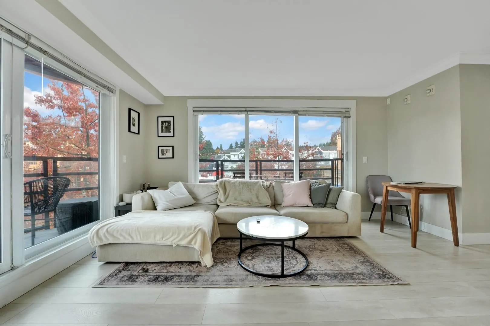 309 857 W 15th Street