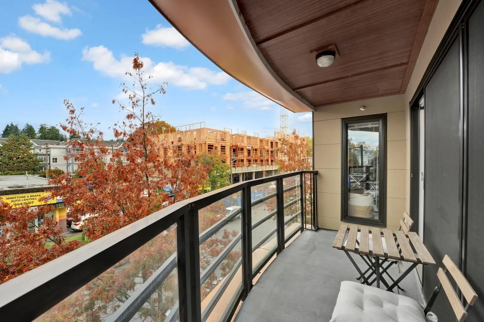 309 857 W 15th Street