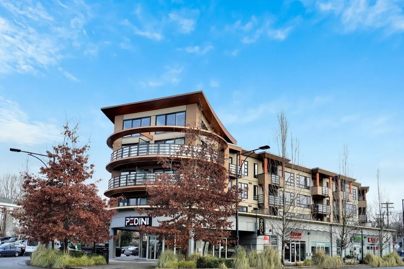 309 857 W 15th Street