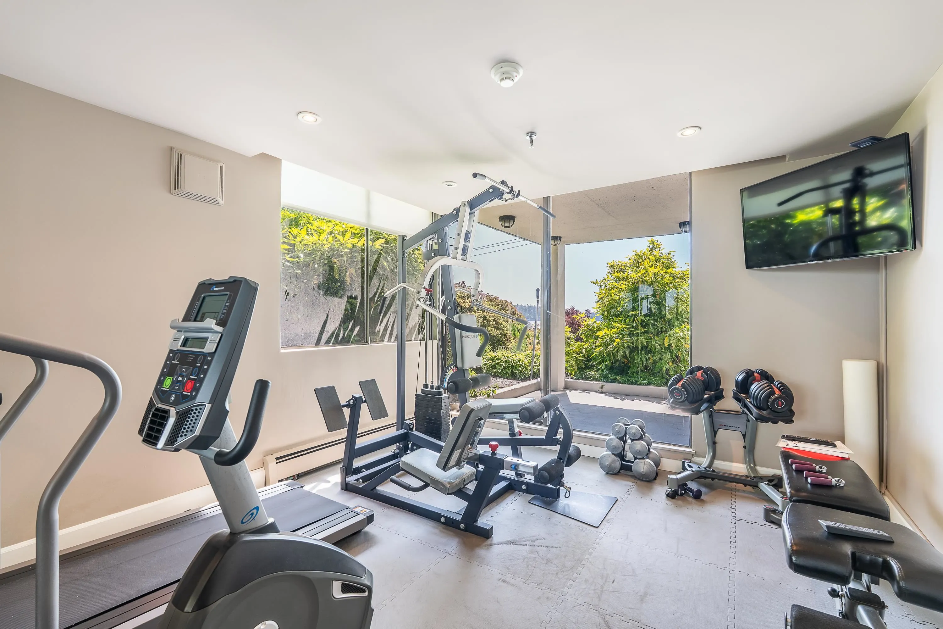 103 2108 Argyle Avenue