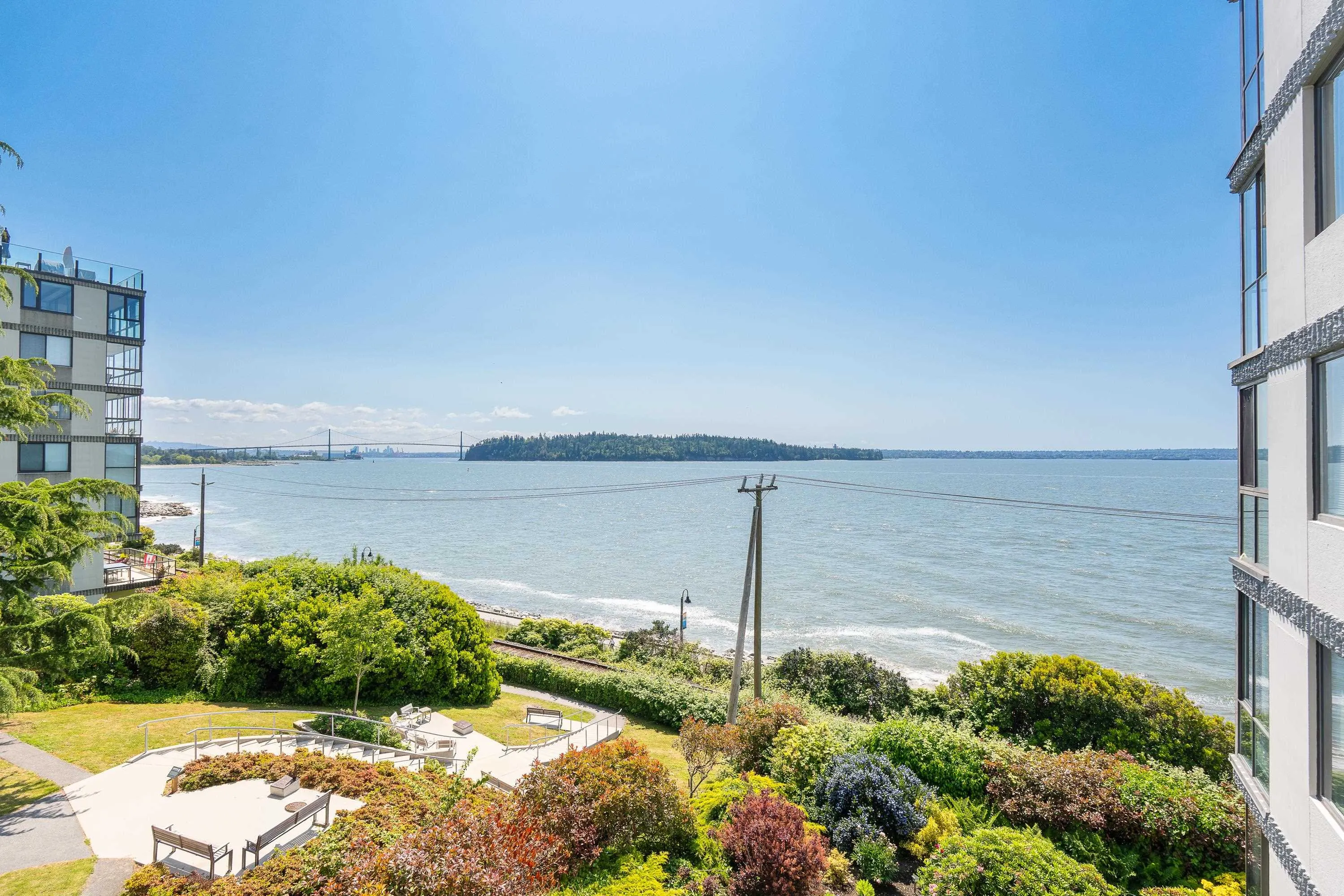 103 2108 Argyle Avenue