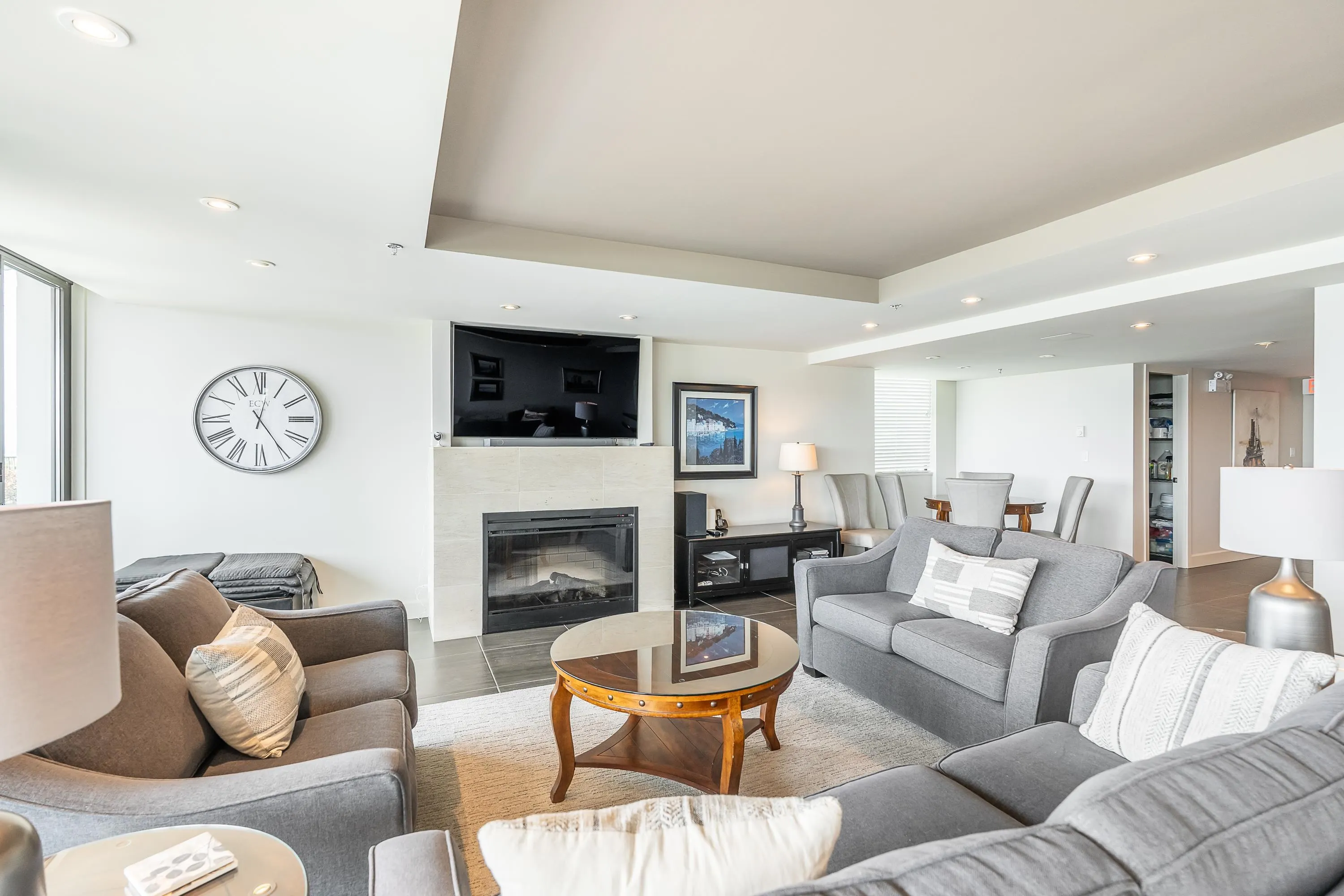 103 2108 Argyle Avenue