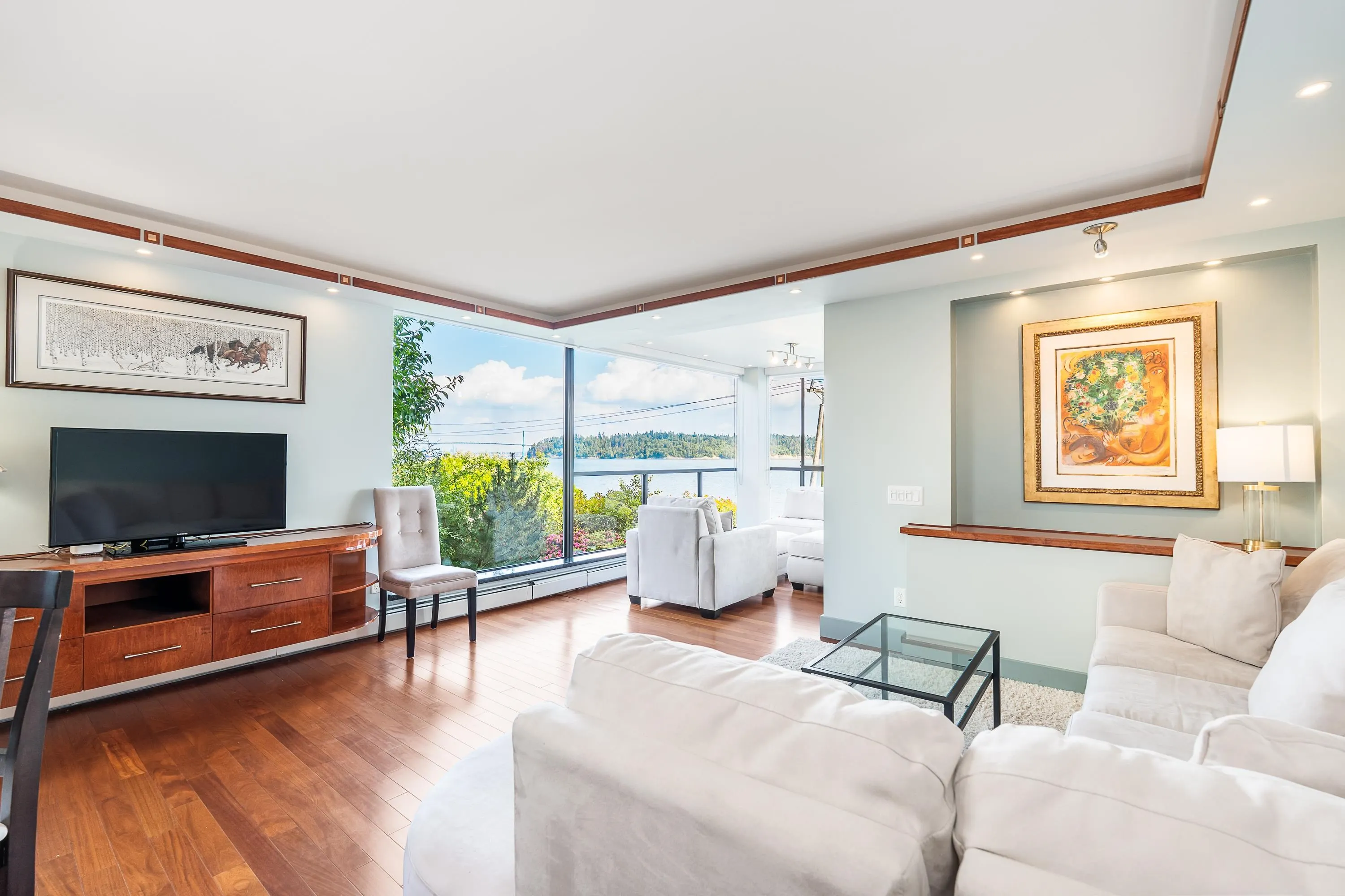 103 2108 Argyle Avenue