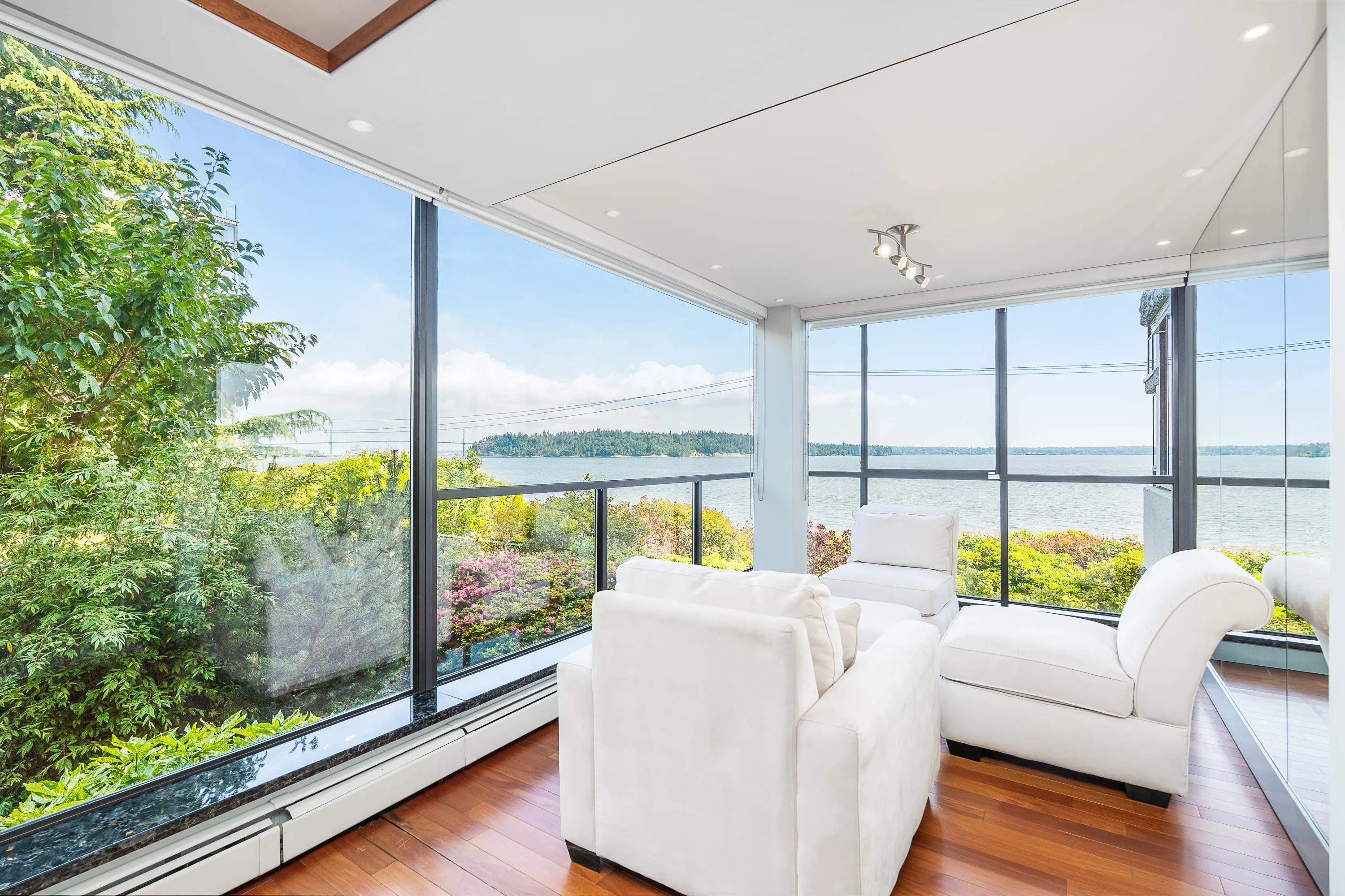 103 2108 Argyle Avenue