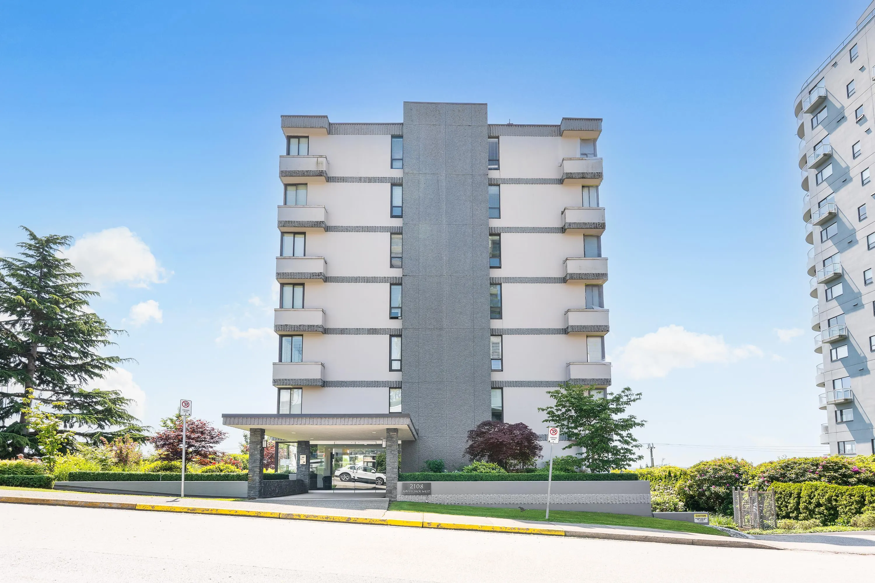 103 2108 Argyle Avenue