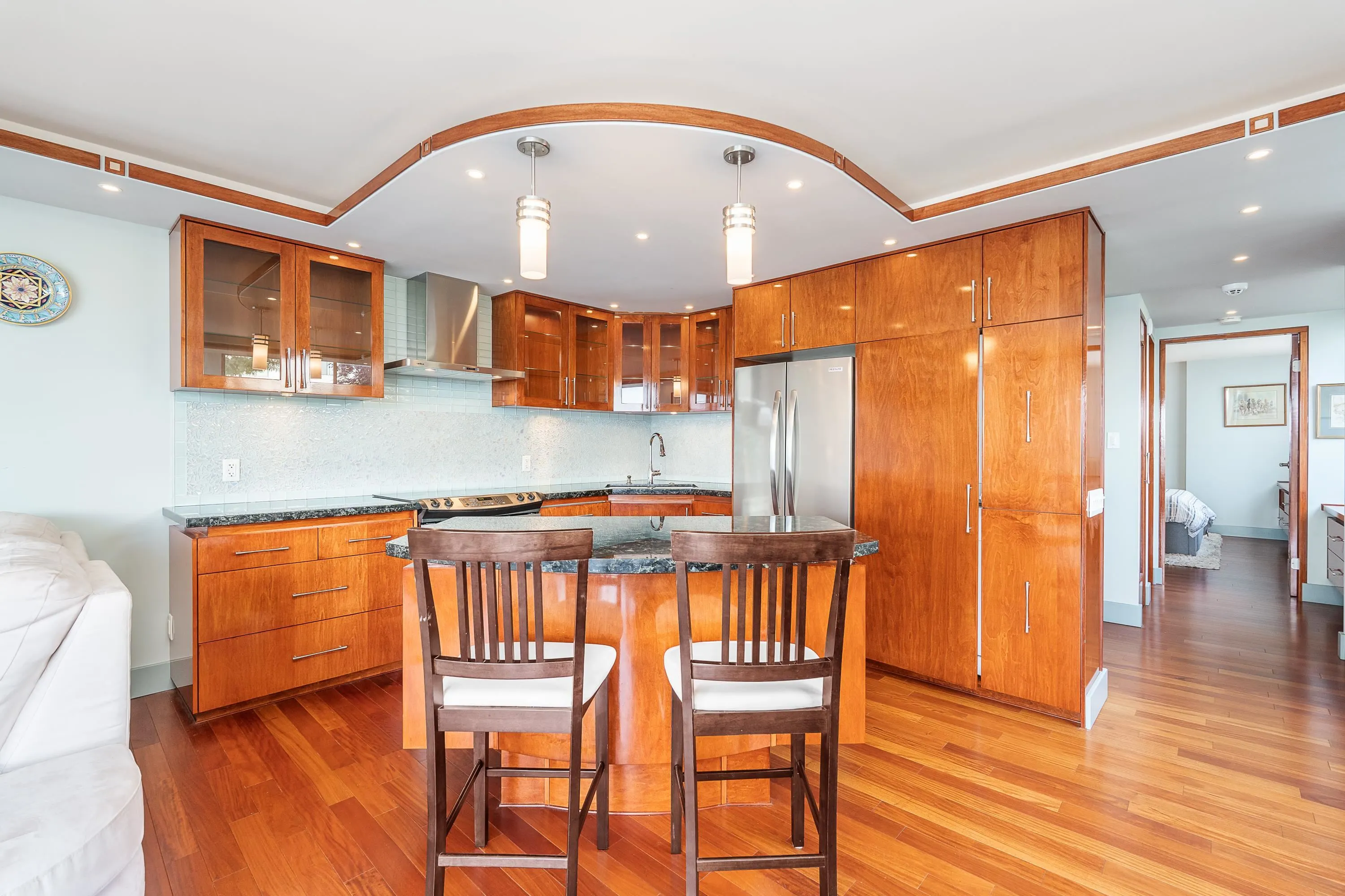 103 2108 Argyle Avenue